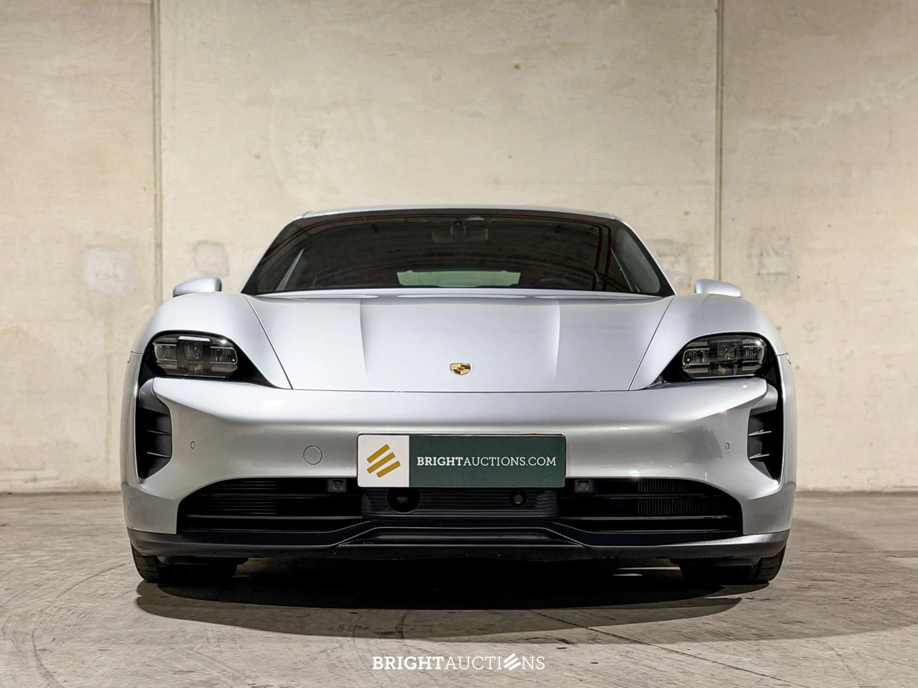 Porsche Taycan Performance — photo 10