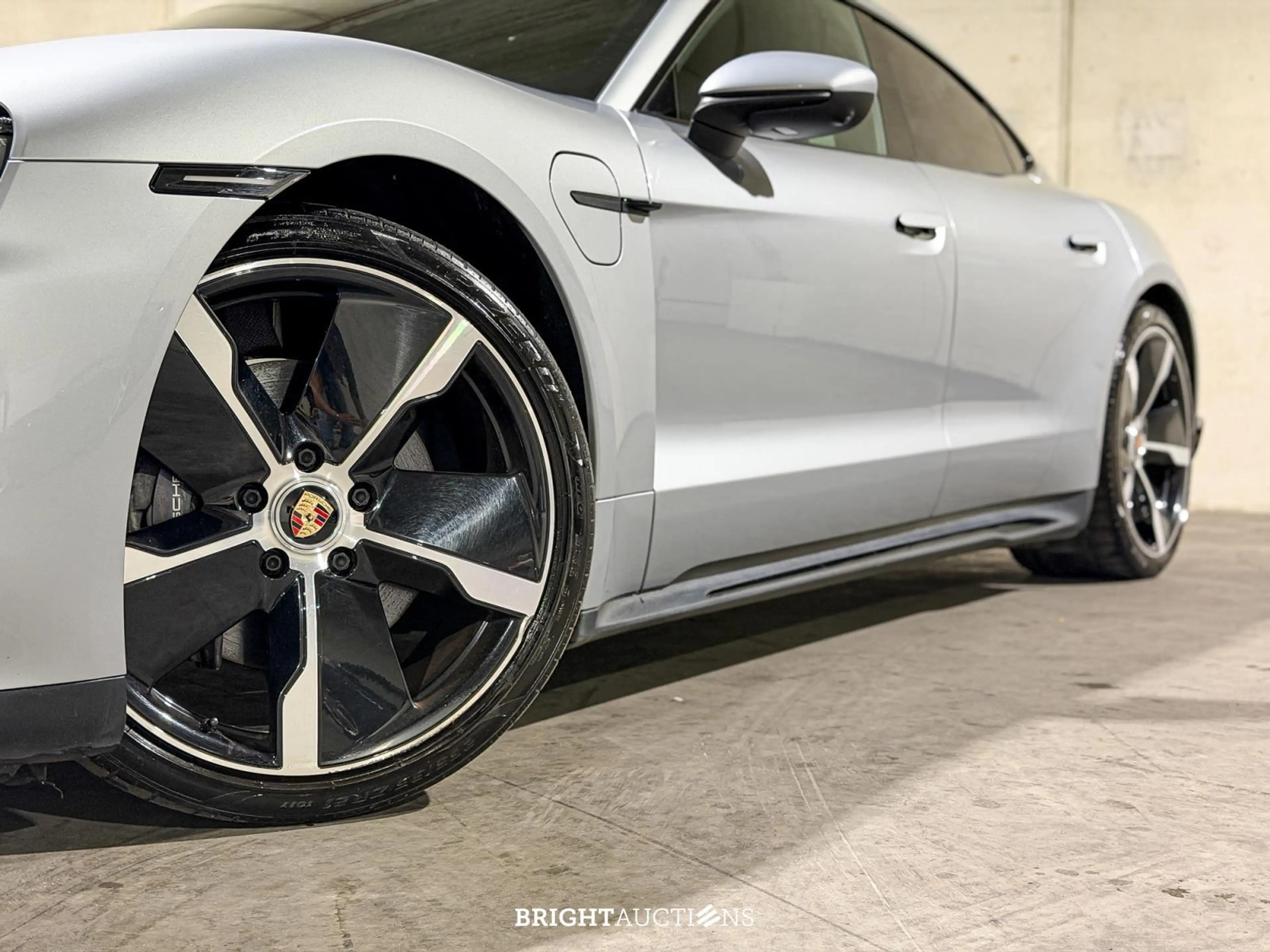 Porsche Taycan Performance — photo 8