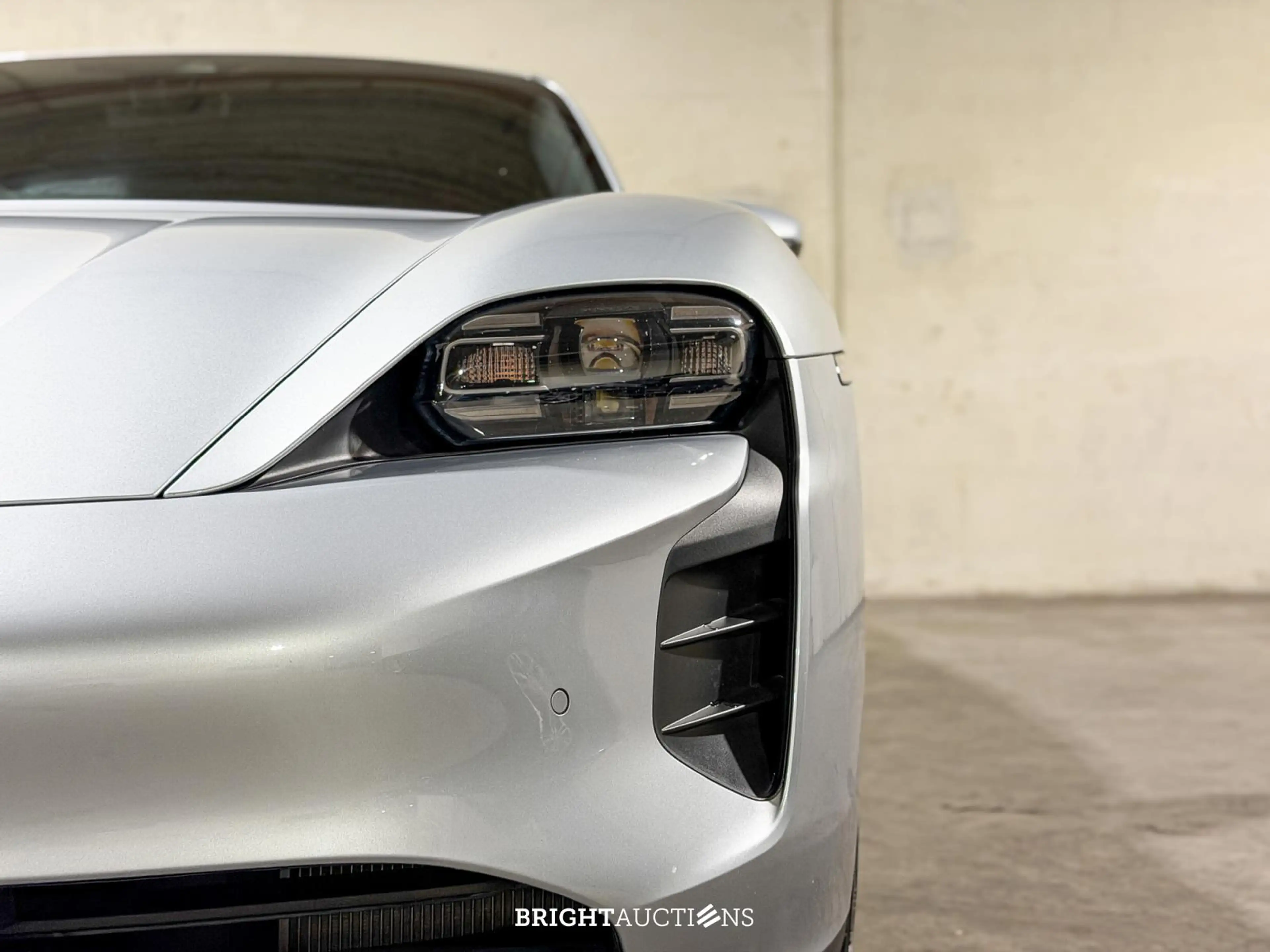 Porsche Taycan Performance — photo 12