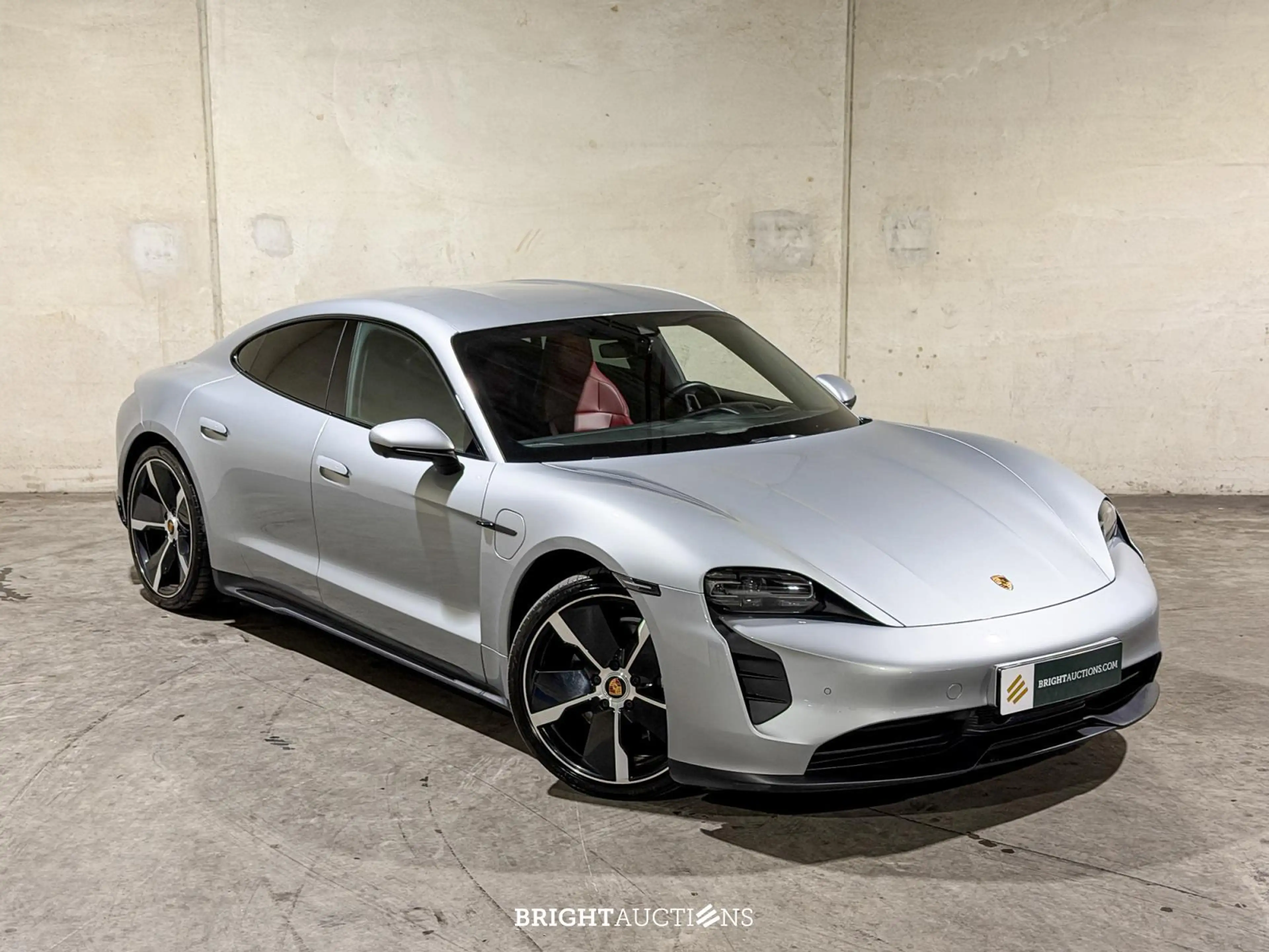 Porsche Taycan Performance — photo 14