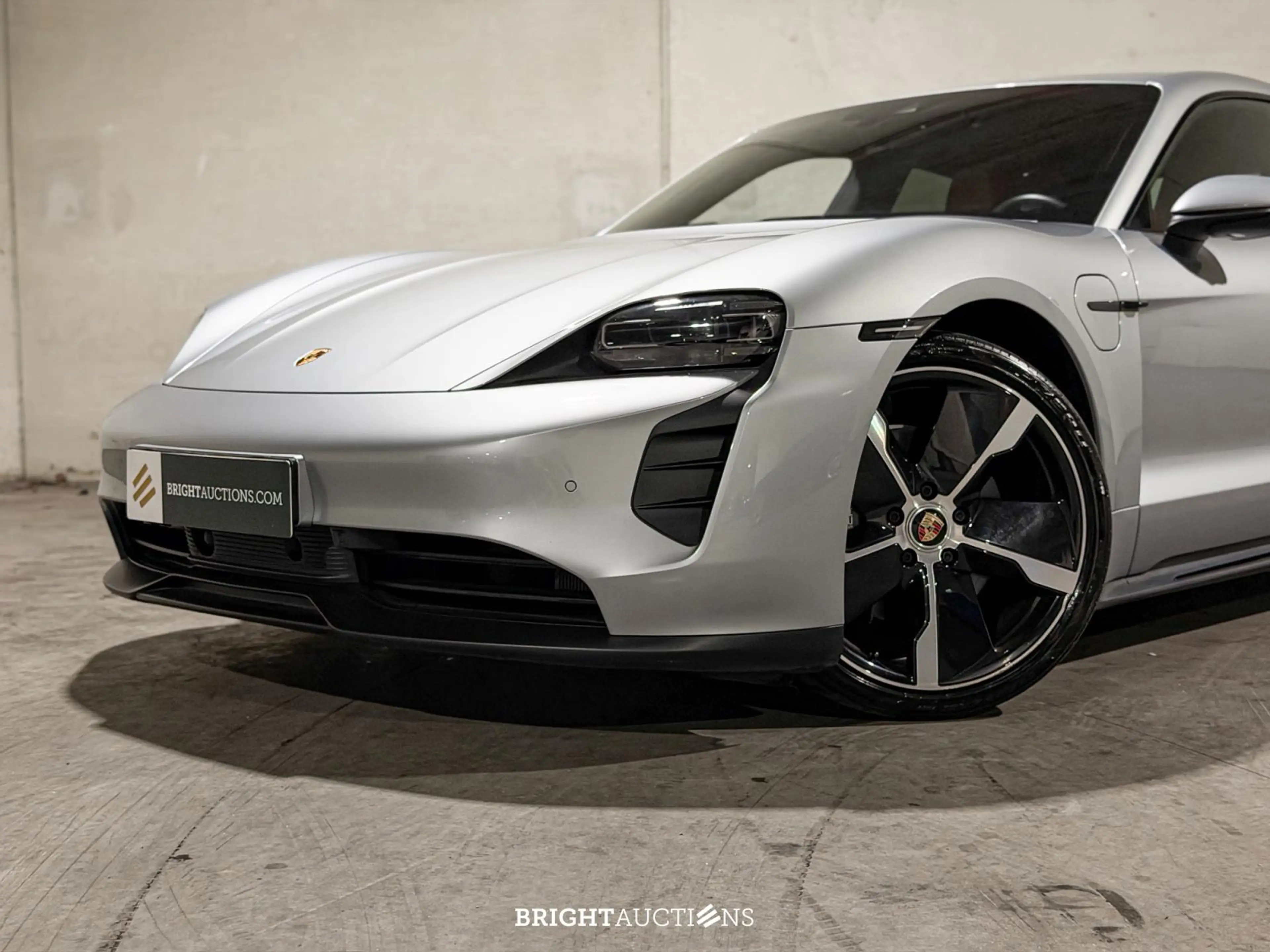Porsche Taycan Performance — photo 6