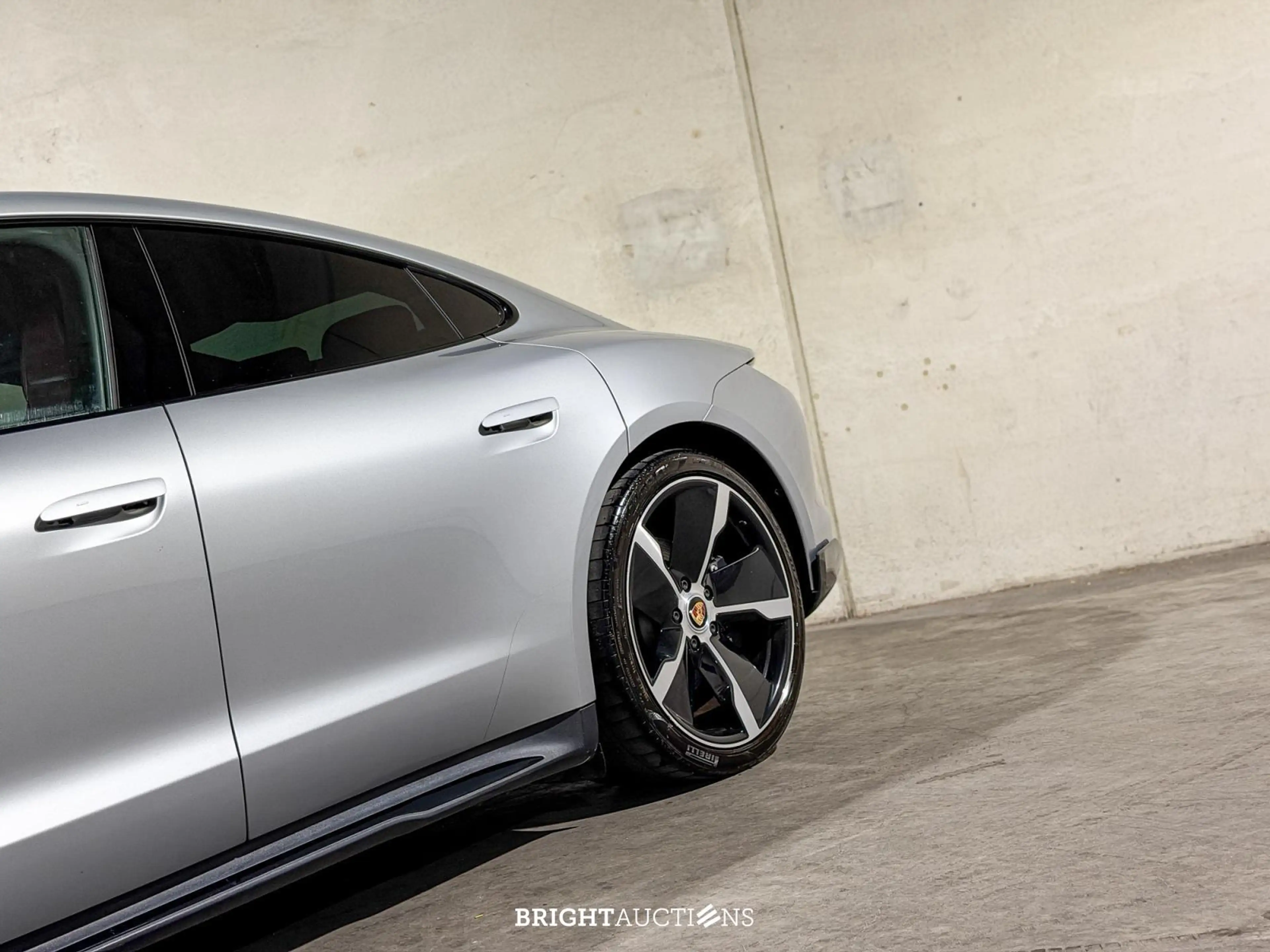 Porsche Taycan Performance — photo 9