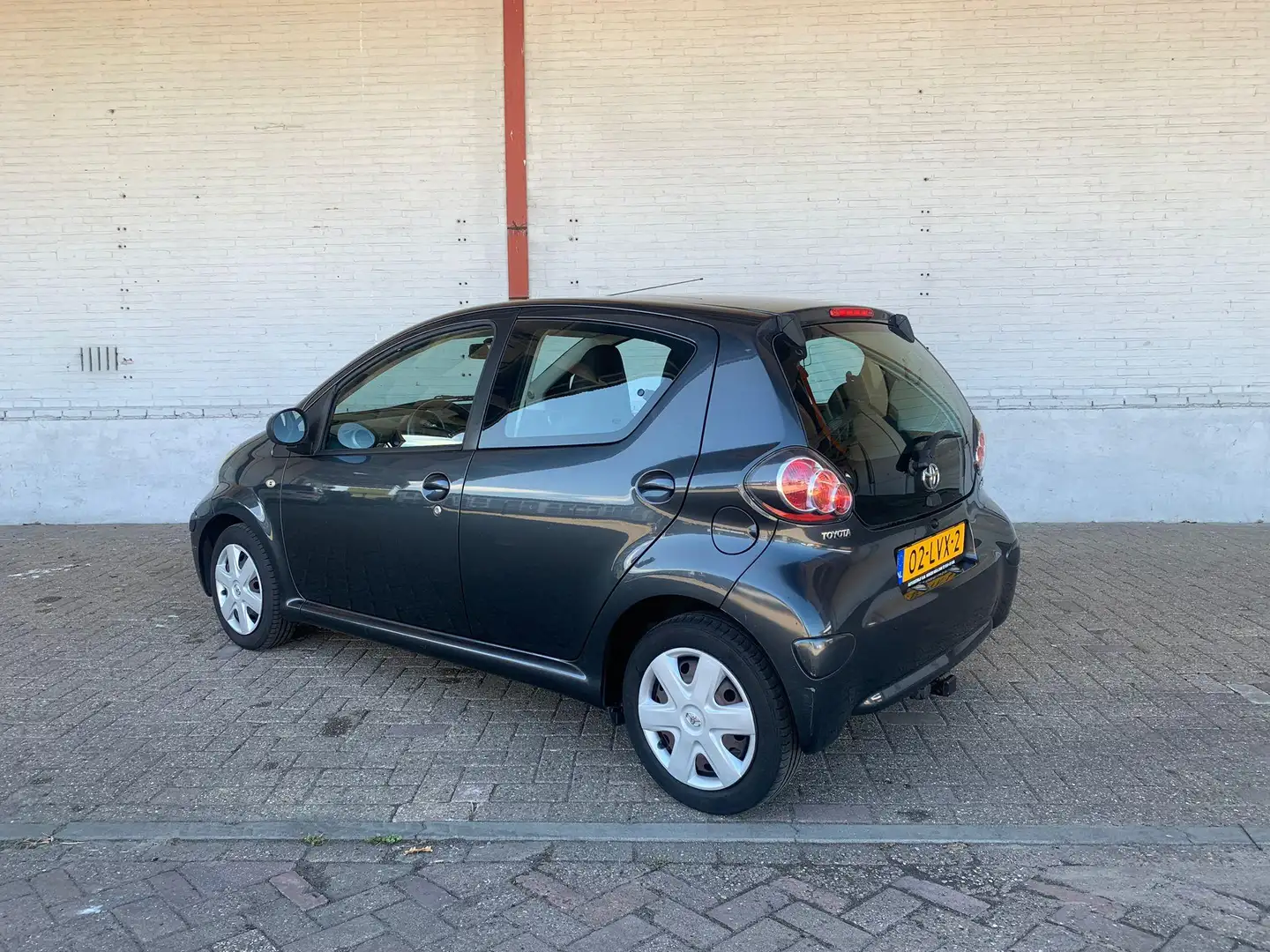 Toyota Aygo 1.0-12V Comfort |Airco!|2e eigenaar!|5DR!| Grijs - 2