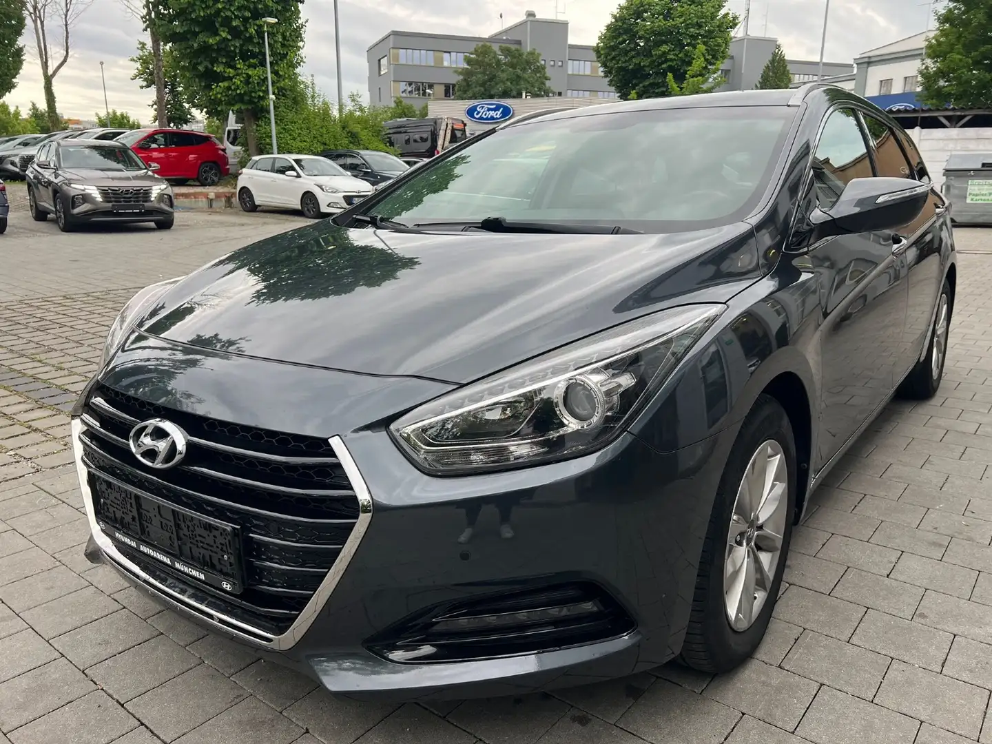 Hyundai i40 cw 2.0 GDI Trend LM Navi elSitz PDC 8FACH AHK Grijs - 2