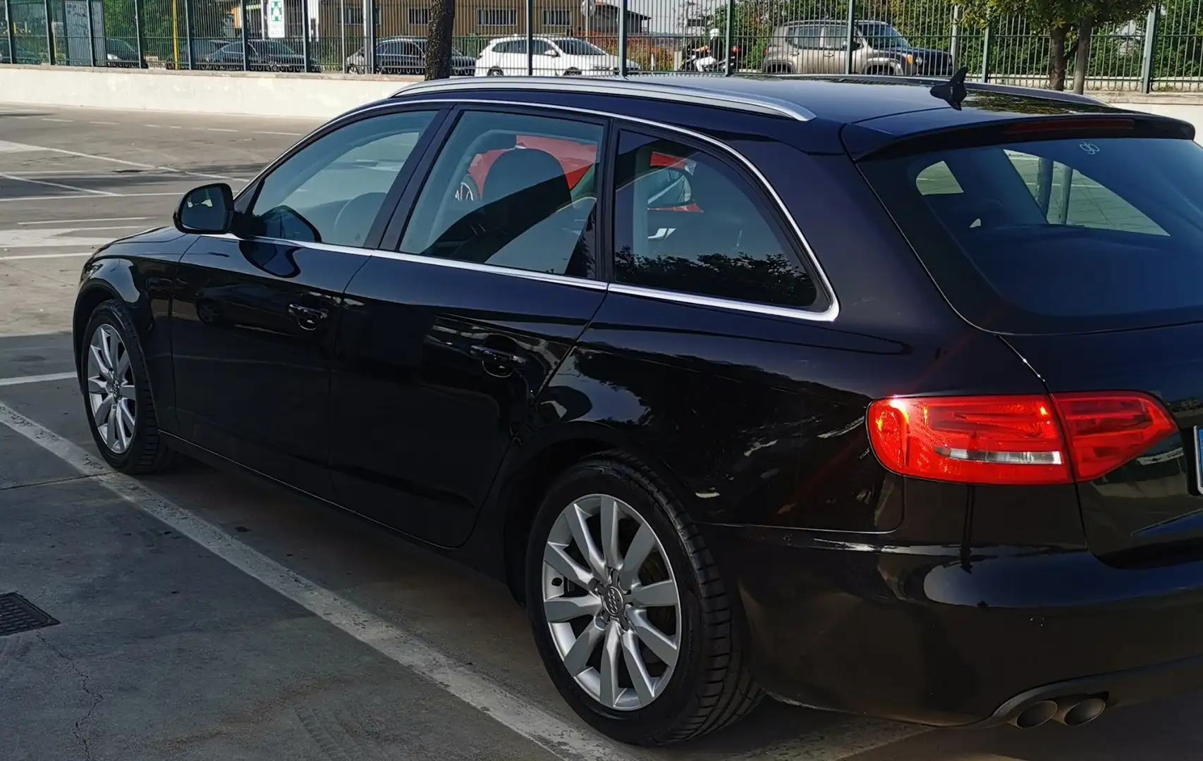 Audi A4 Avant 2.0 tdi Ambiente fap - 1