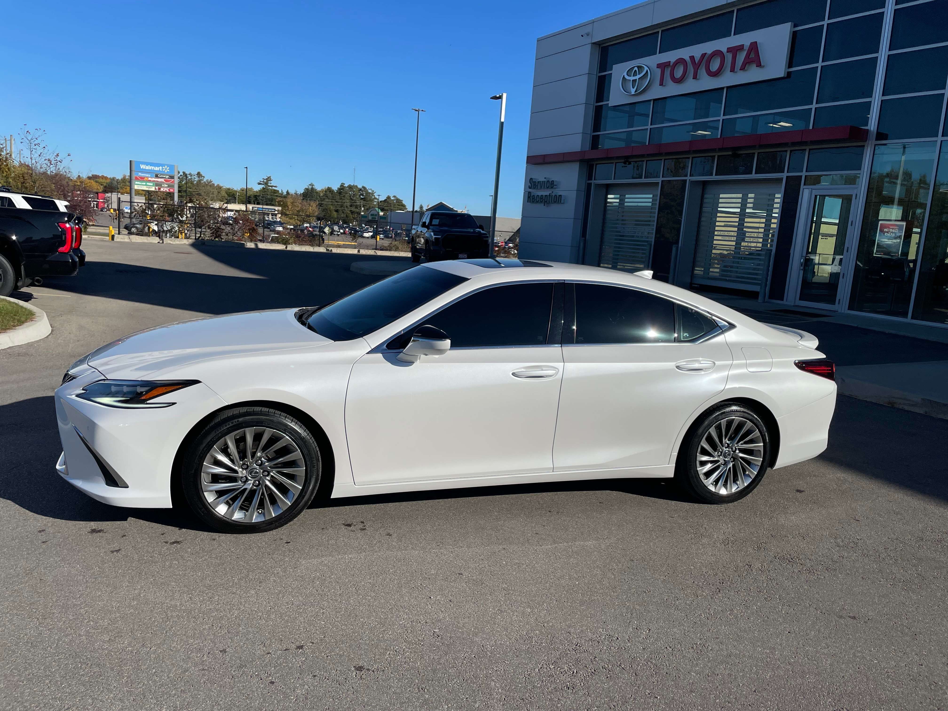 2023 Lexus ES