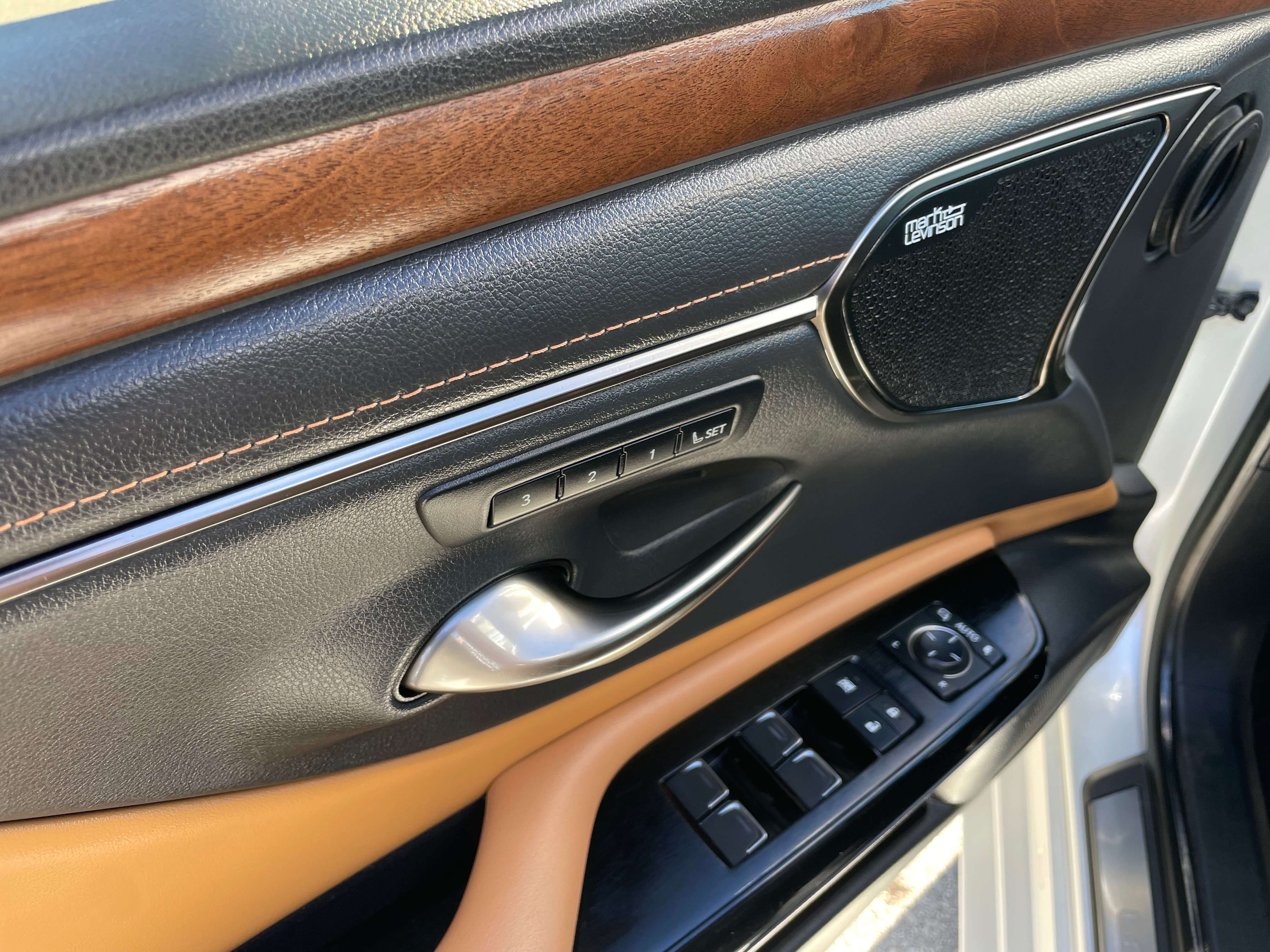 2023 Lexus ES