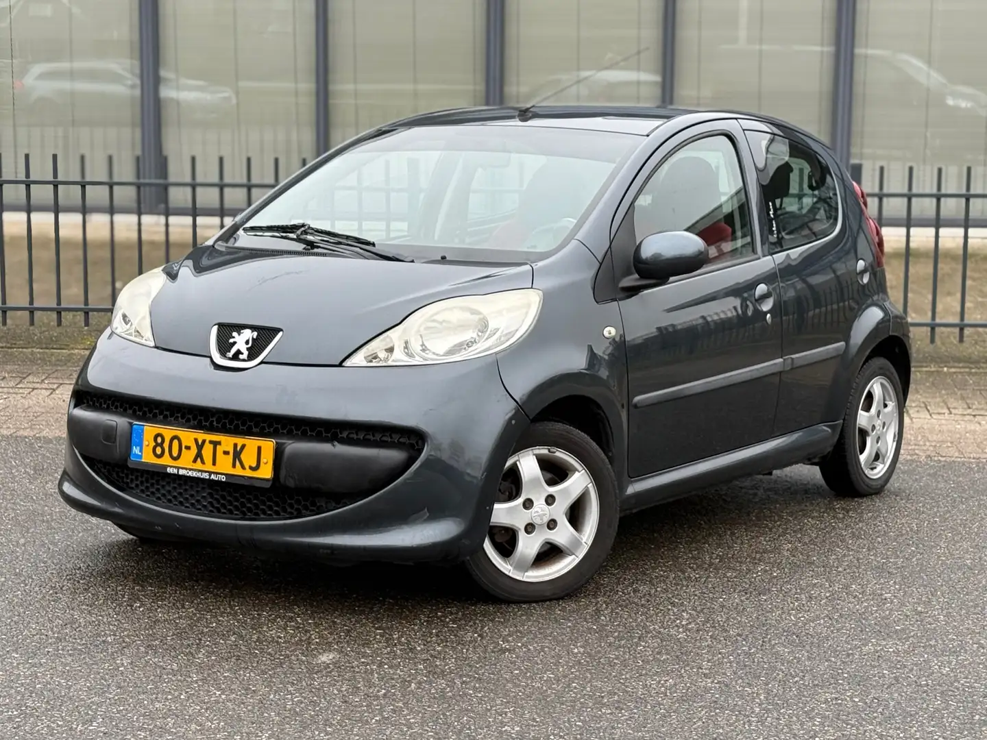 Peugeot 107 1.0-12V XS Urban Move | APK | NAP Grau - 2