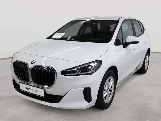 BMW 2 Series view 2