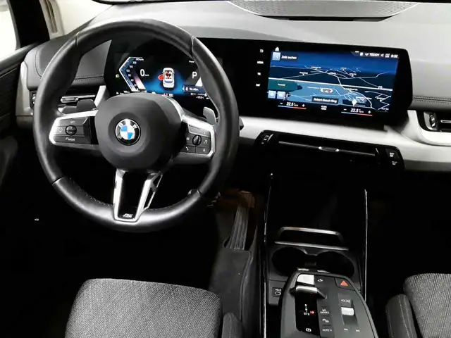 BMW 2 Series view 10