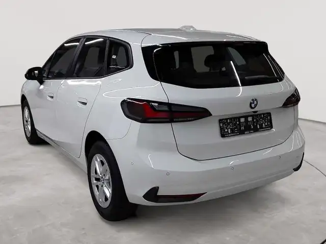 BMW 2 Series view 5