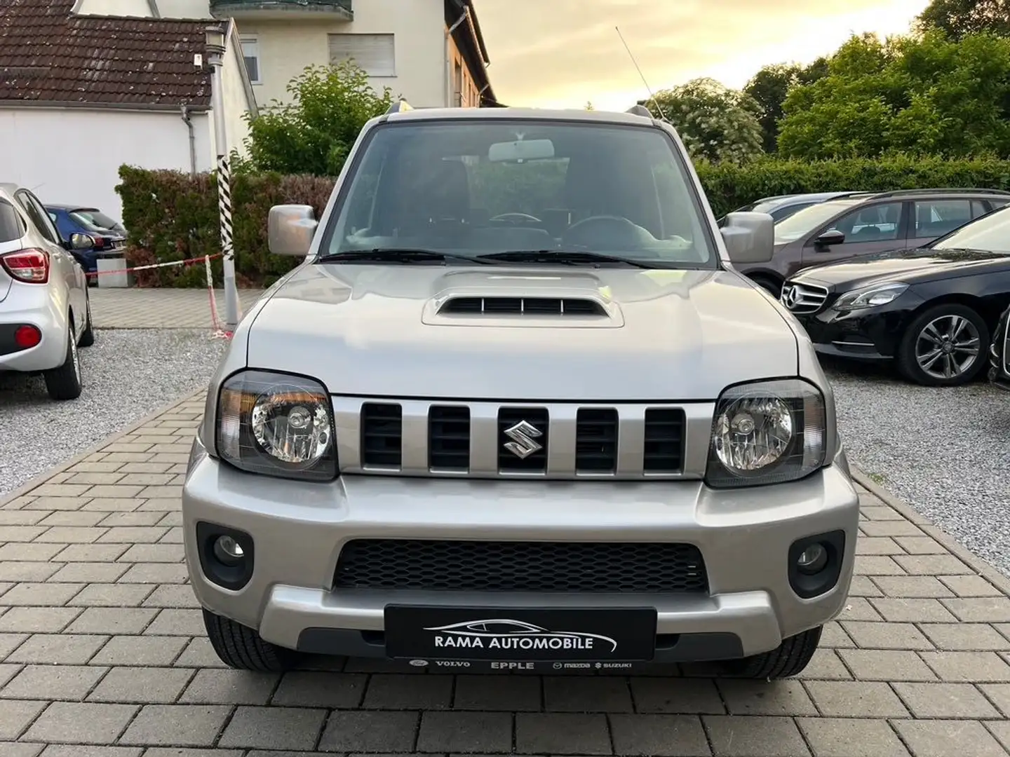 Suzuki Jimny Ranger Style KLIMA LEDER AHK SHZ PDC 1HAND Gris - 2