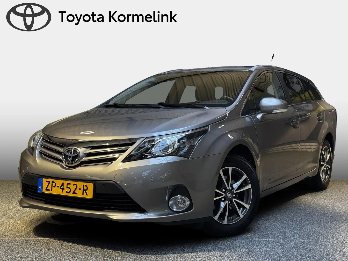 Toyota Avensis 1.8 VVTi Dynamic Business automaat Bruin - 1
