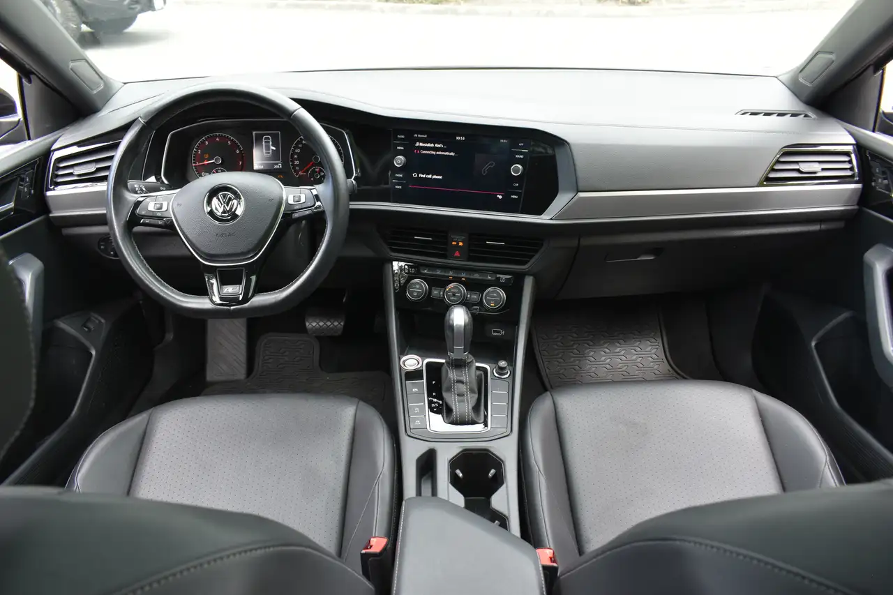 Volkswagen Jetta снимка Volkswagen Jetta