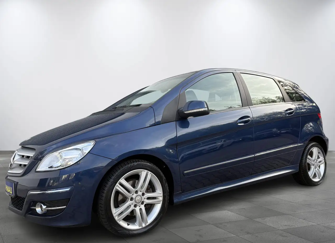 Mercedes-Benz B 180