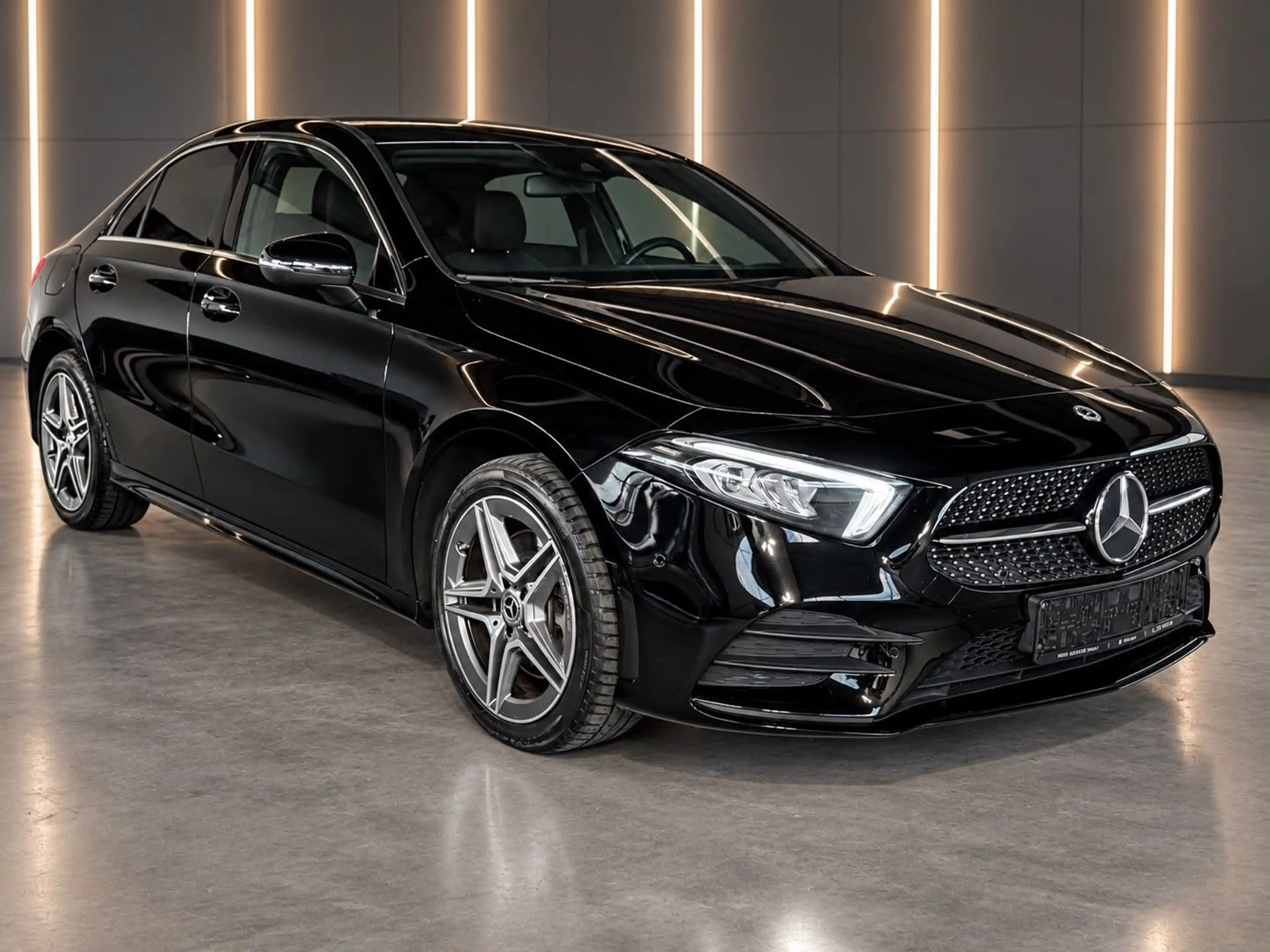 Mercedes-Benz A 250 e Limousine AMG-Line *NIGHT*KAM*AMBIENTE* — photo 5