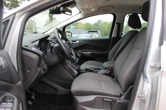 Ford C-Max view 10
