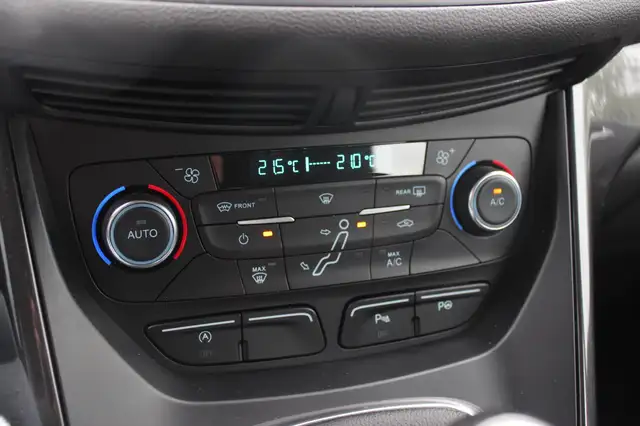 Ford C-Max view 27