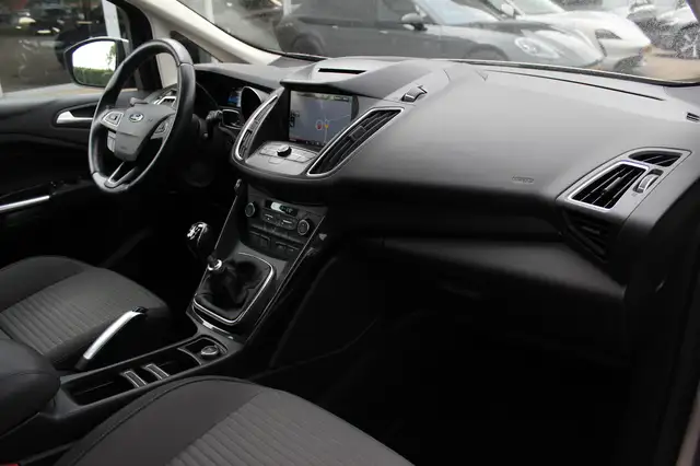 Ford C-Max view 13