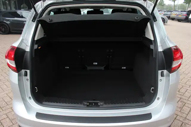 Ford C-Max view 16
