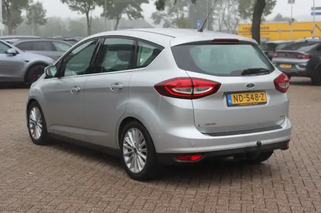 Ford C-Max view 3