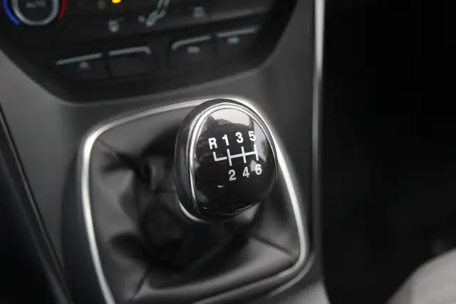 Ford C-Max view 28