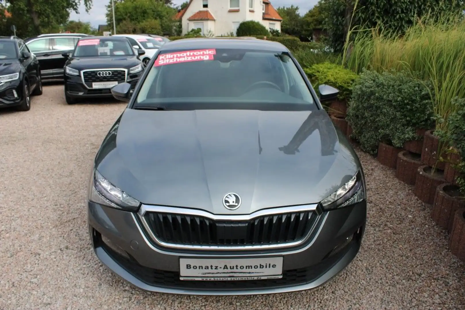 Skoda Scala 1.0 TSI Tour *Klimatr,Sitzhzg,APP,PDC,Alu 17* Grau - 2