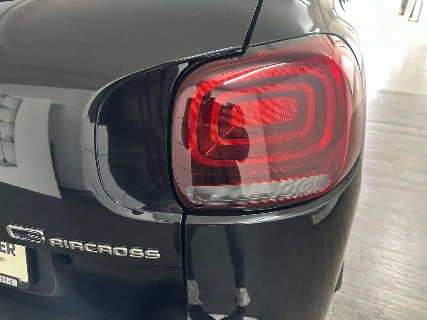 Citroen C3 Aircross Plus 1.2 PT 110 NAVI+Carplay+PDC+Keyless Schwarz - 2