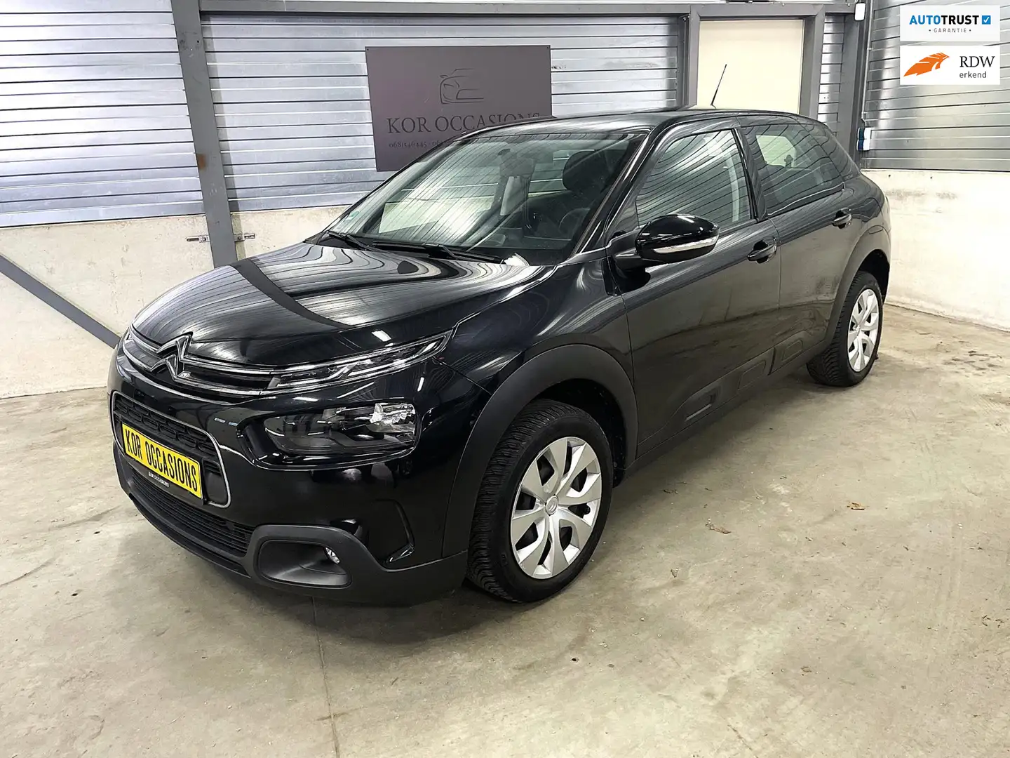 Citroen C4 Cactus 1.2 PureTech Shine 1ste eigenaar carplay navi Zwart - 1