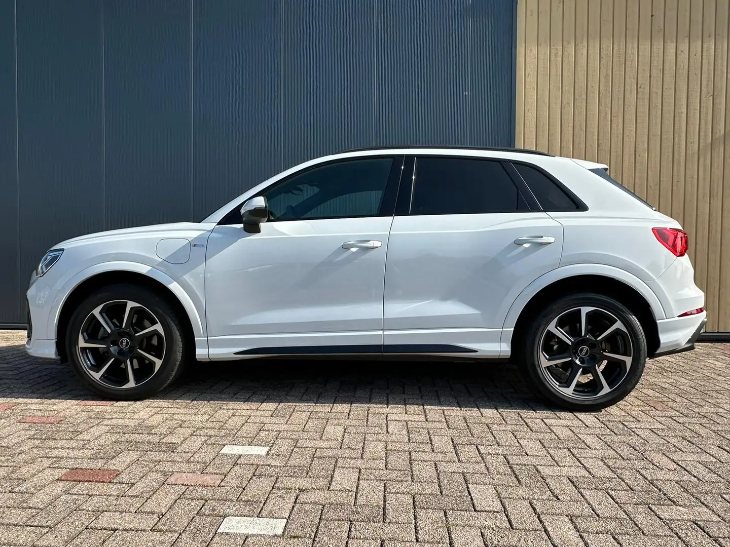 Audi Q3 45 TFSIe 245pk S Line | Trekhaak | Virtual | ACC | Wit - 2