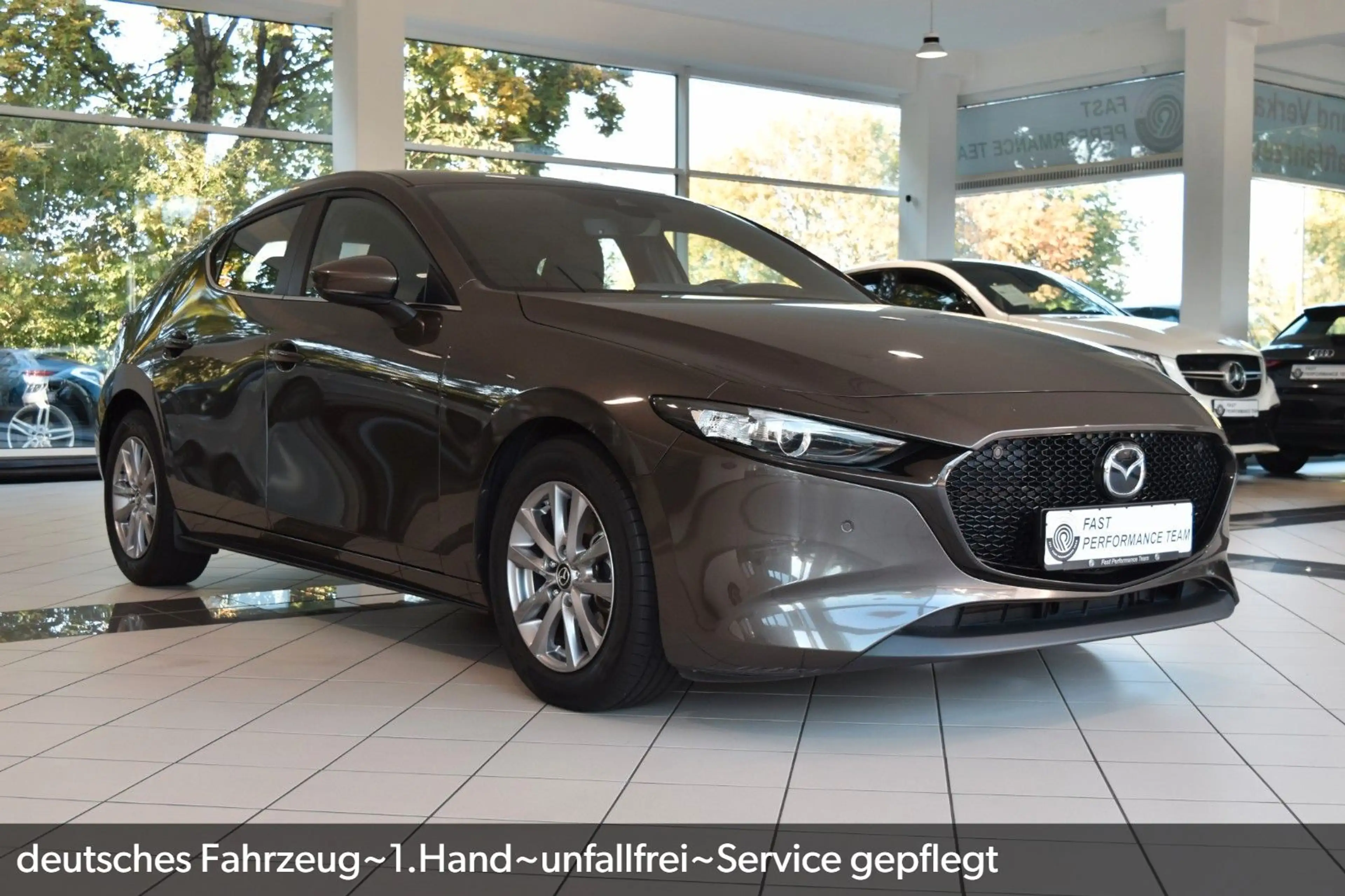 Mazda 3 SKYACTIV-G 2.0 M HYBRID~SELECTION~1.Hand — photo 2