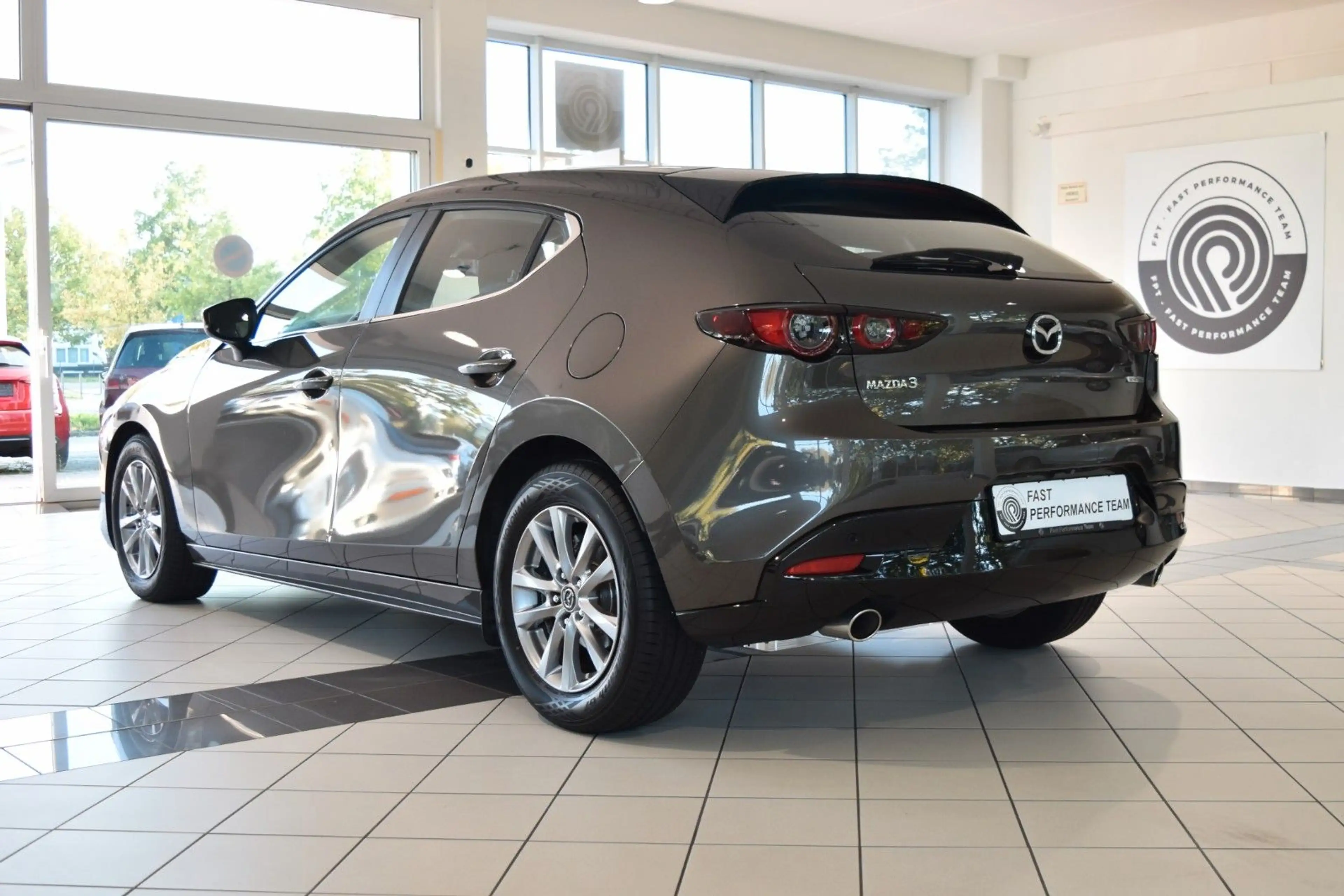 Mazda 3 SKYACTIV-G 2.0 M HYBRID~SELECTION~1.Hand — photo 3
