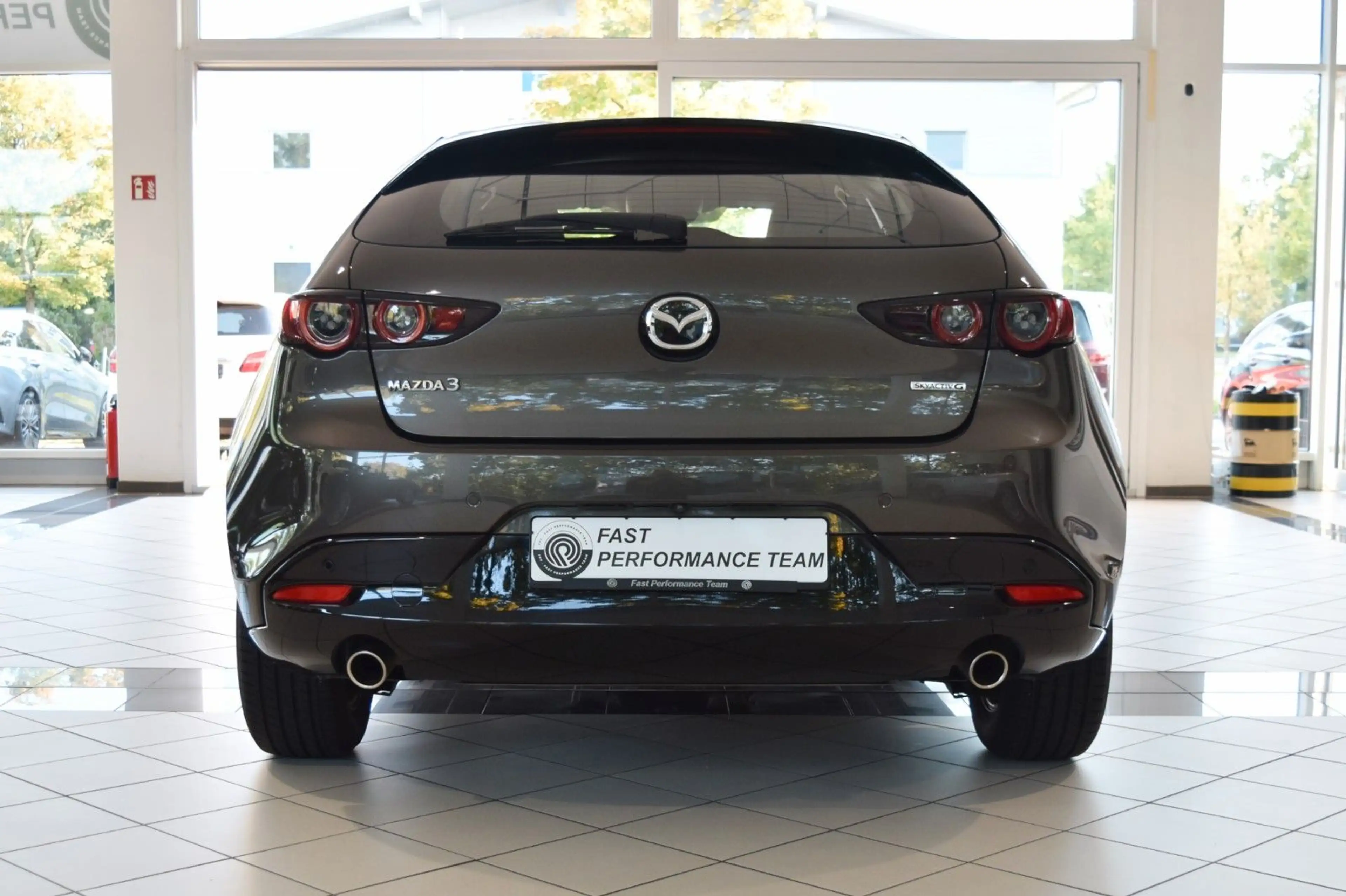 Mazda 3 SKYACTIV-G 2.0 M HYBRID~SELECTION~1.Hand — photo 8
