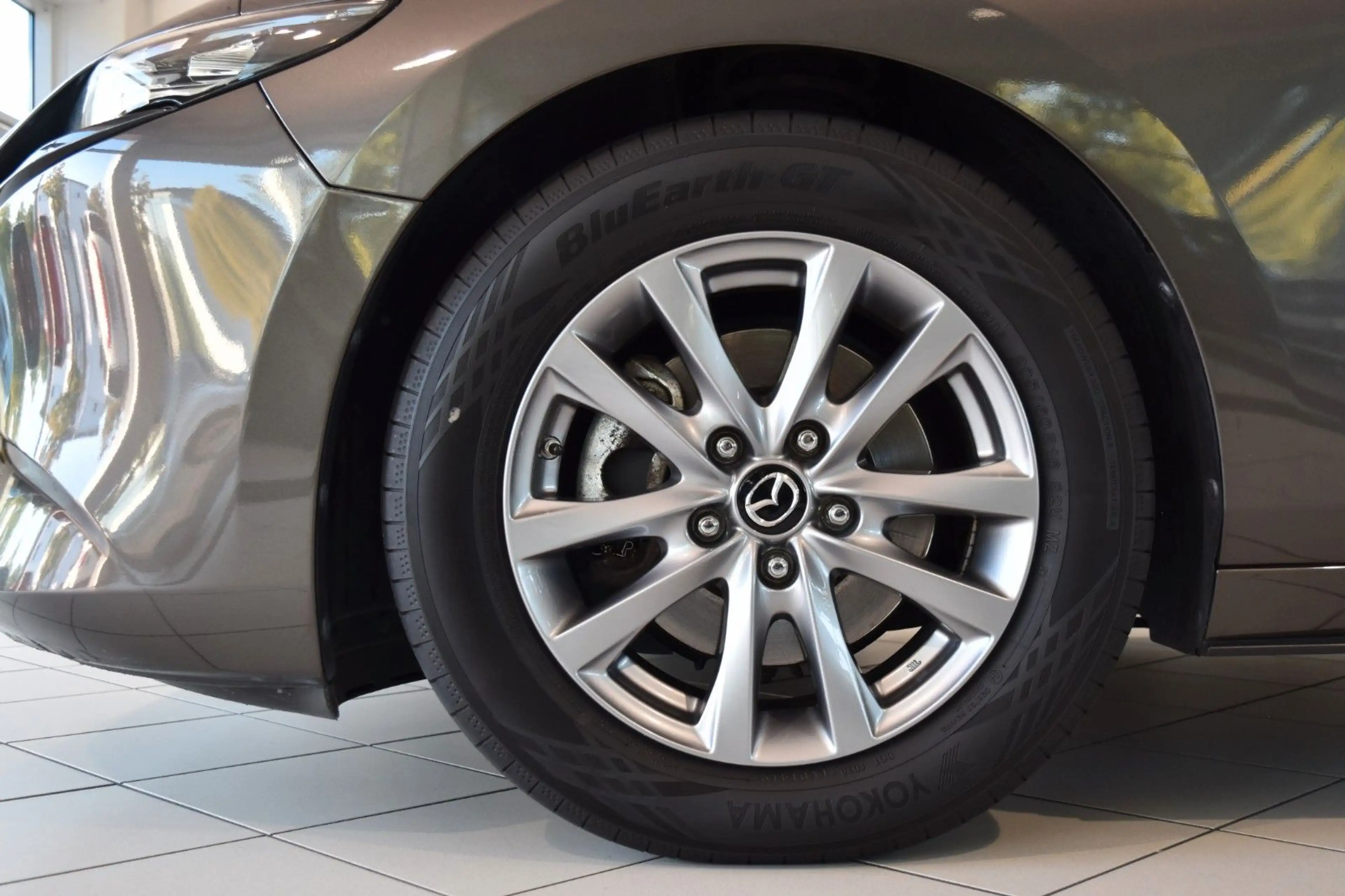Mazda 3 SKYACTIV-G 2.0 M HYBRID~SELECTION~1.Hand — photo 9