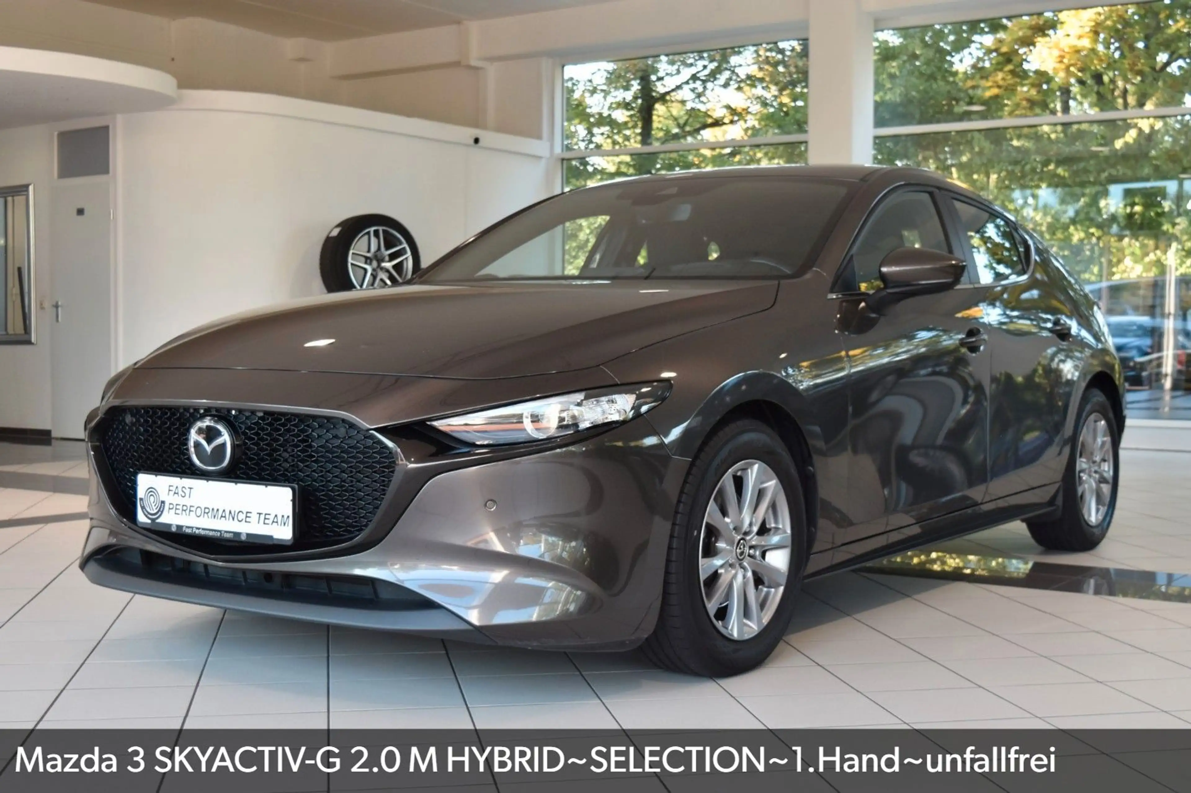 Mazda 3 SKYACTIV-G 2.0 M HYBRID~SELECTION~1.Hand