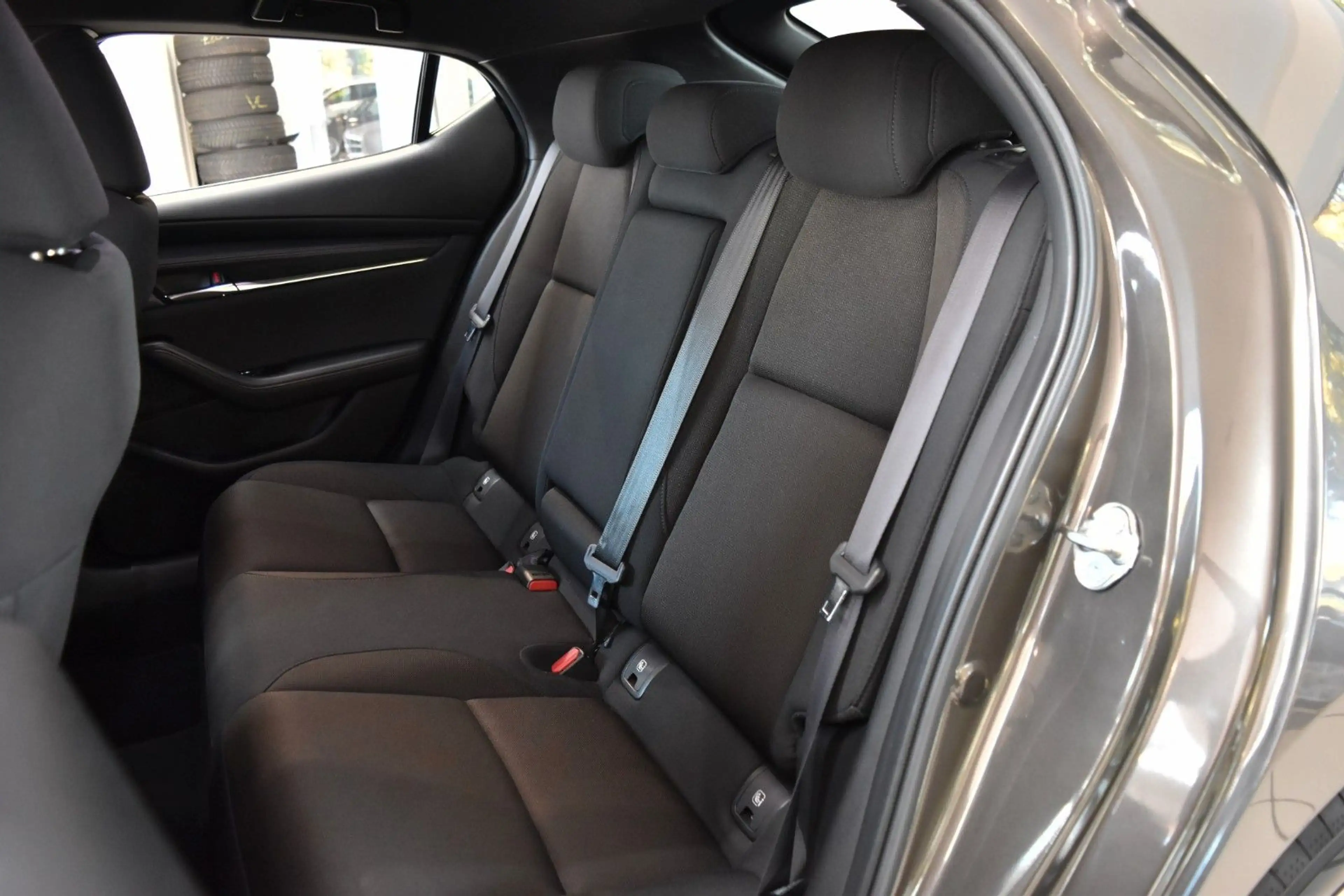 Mazda 3 SKYACTIV-G 2.0 M HYBRID~SELECTION~1.Hand — photo 15