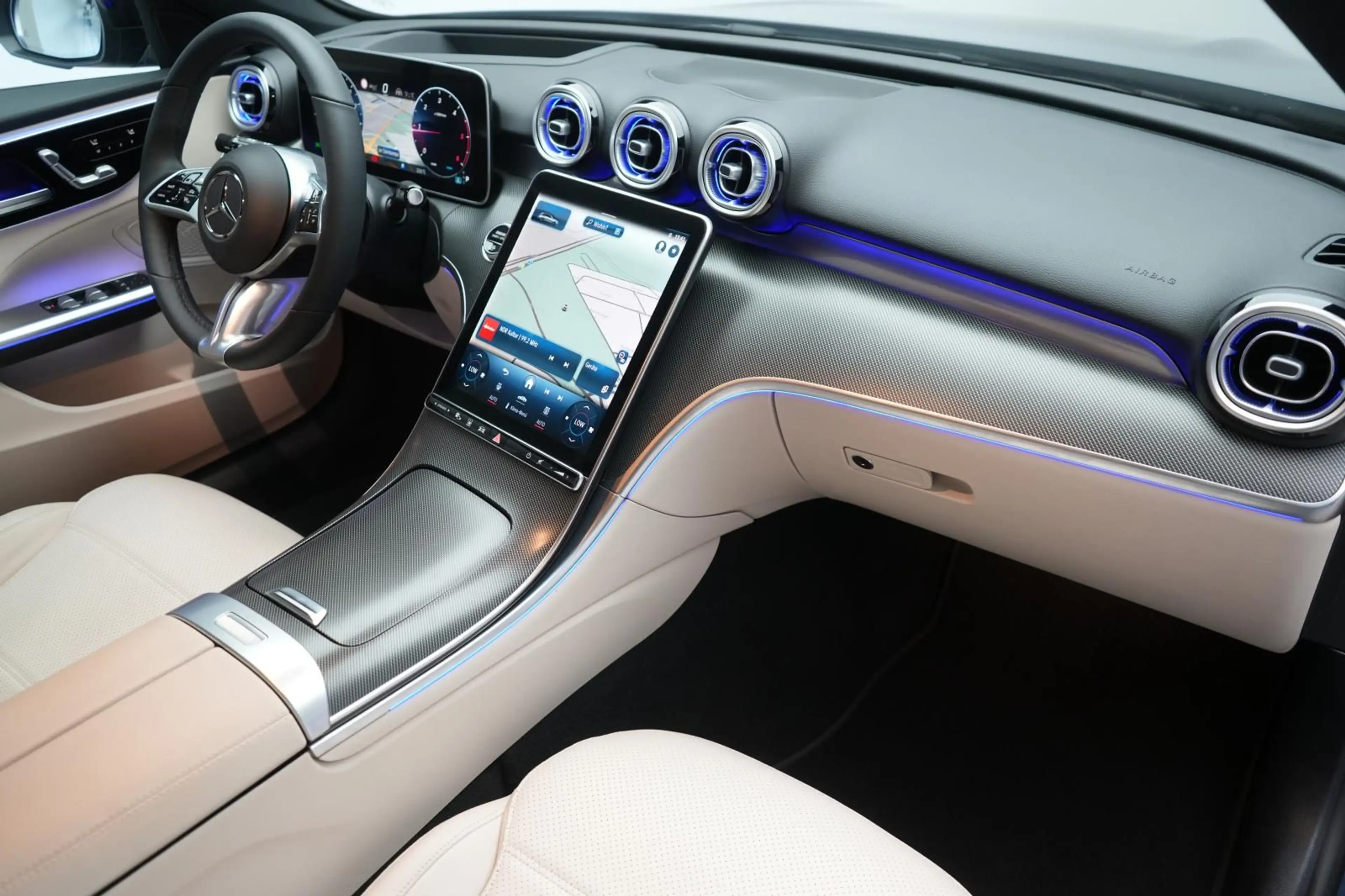 Mercedes-Benz C 220 d 4Matic T Avantgarde Leder/Distronic/HUD/ — photo 9