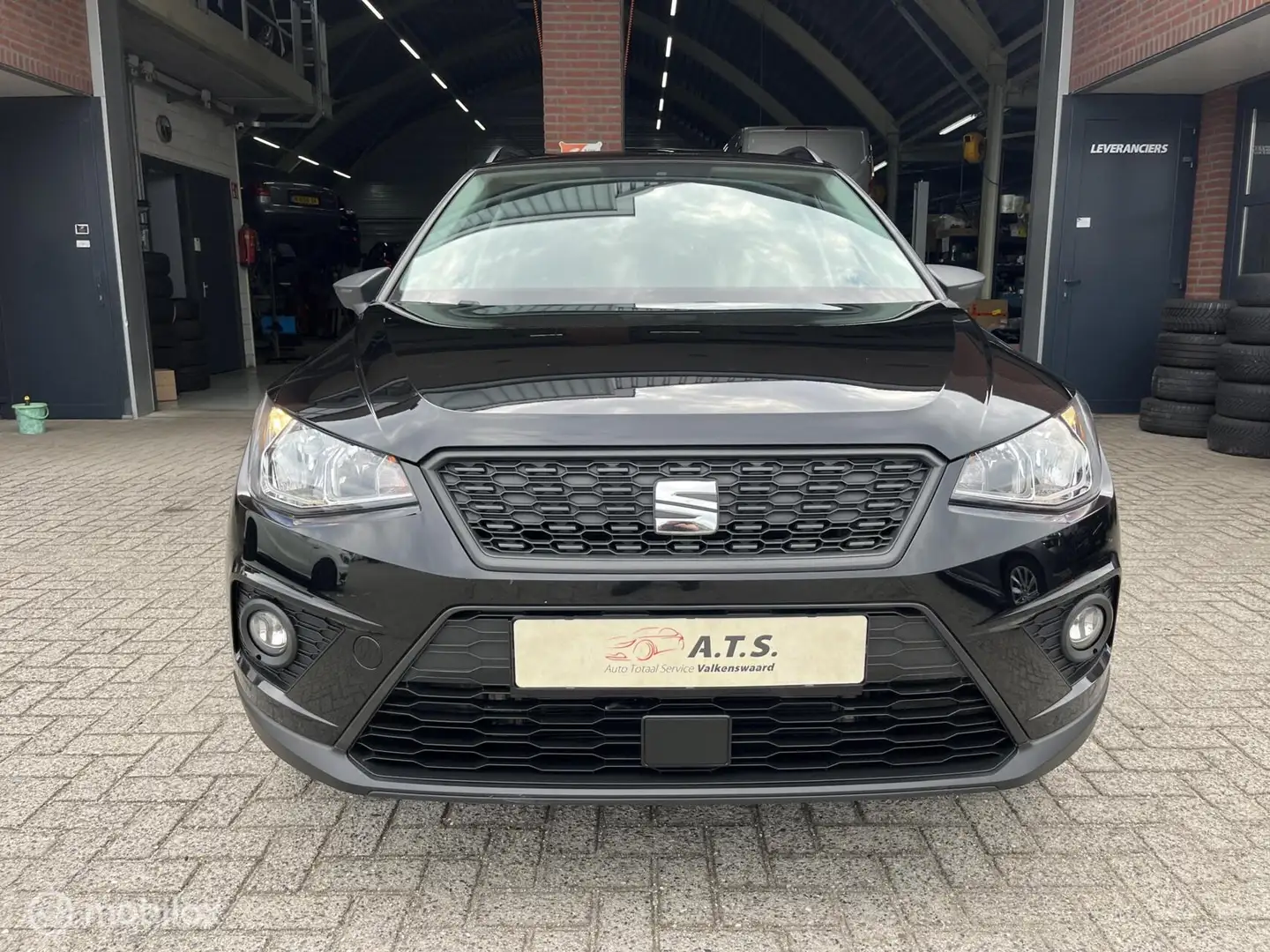 SEAT Arona 1.0 TSI Style AIRCO*PDC*CARPLAY* Zwart - 2