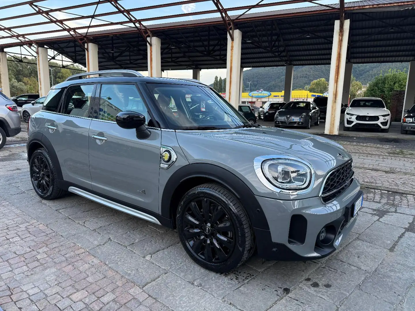 MINI Cooper SE Countryman 1.5 Business ALL4 Automatica Gris - 2