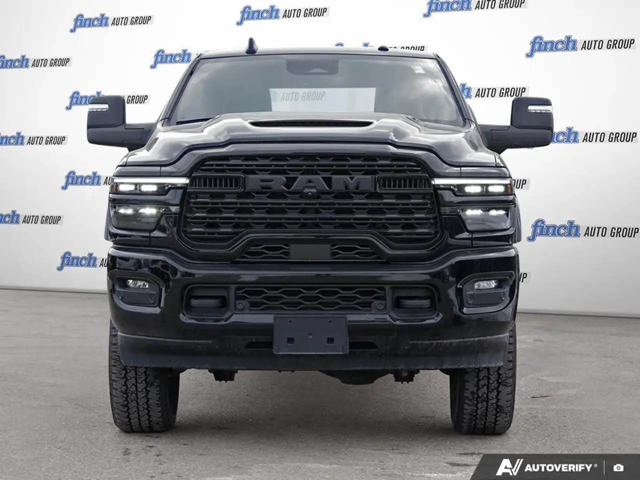 RAM 2500 снимка RAM 2500
