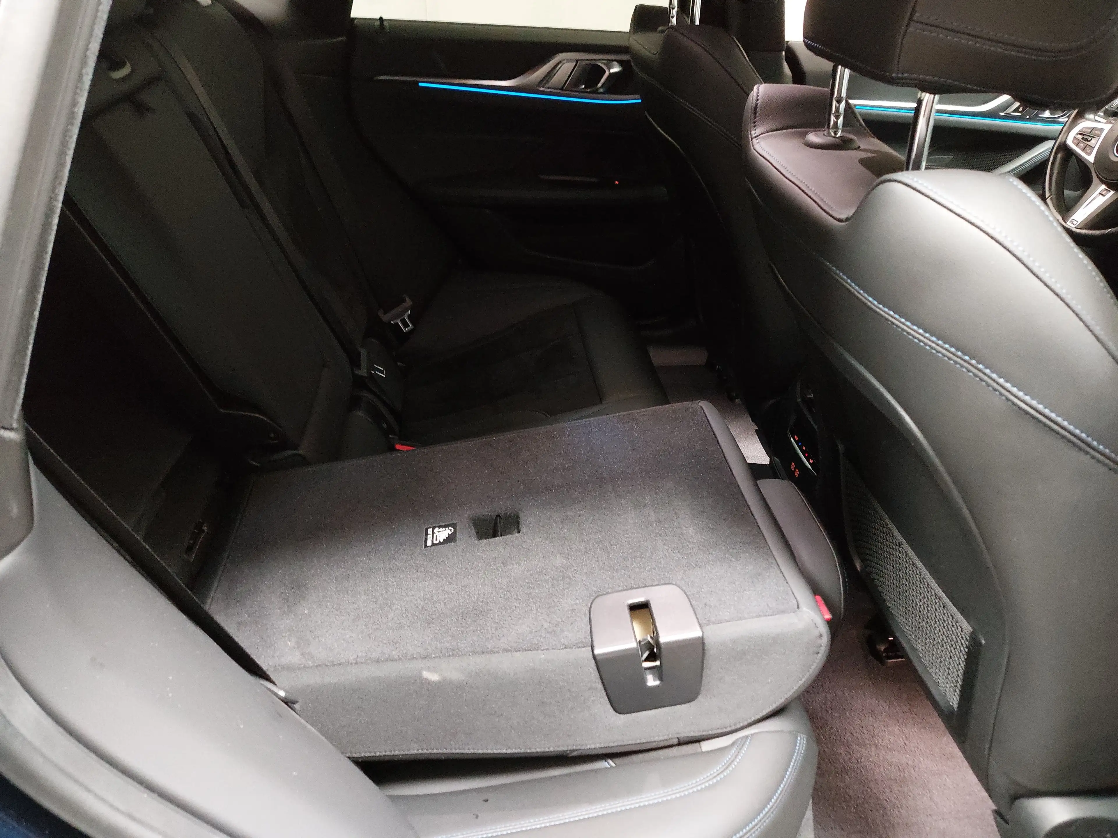 BMW i4 Gran Coupé eDrive40 M-Sport NAVI LC PRO LED — photo 11