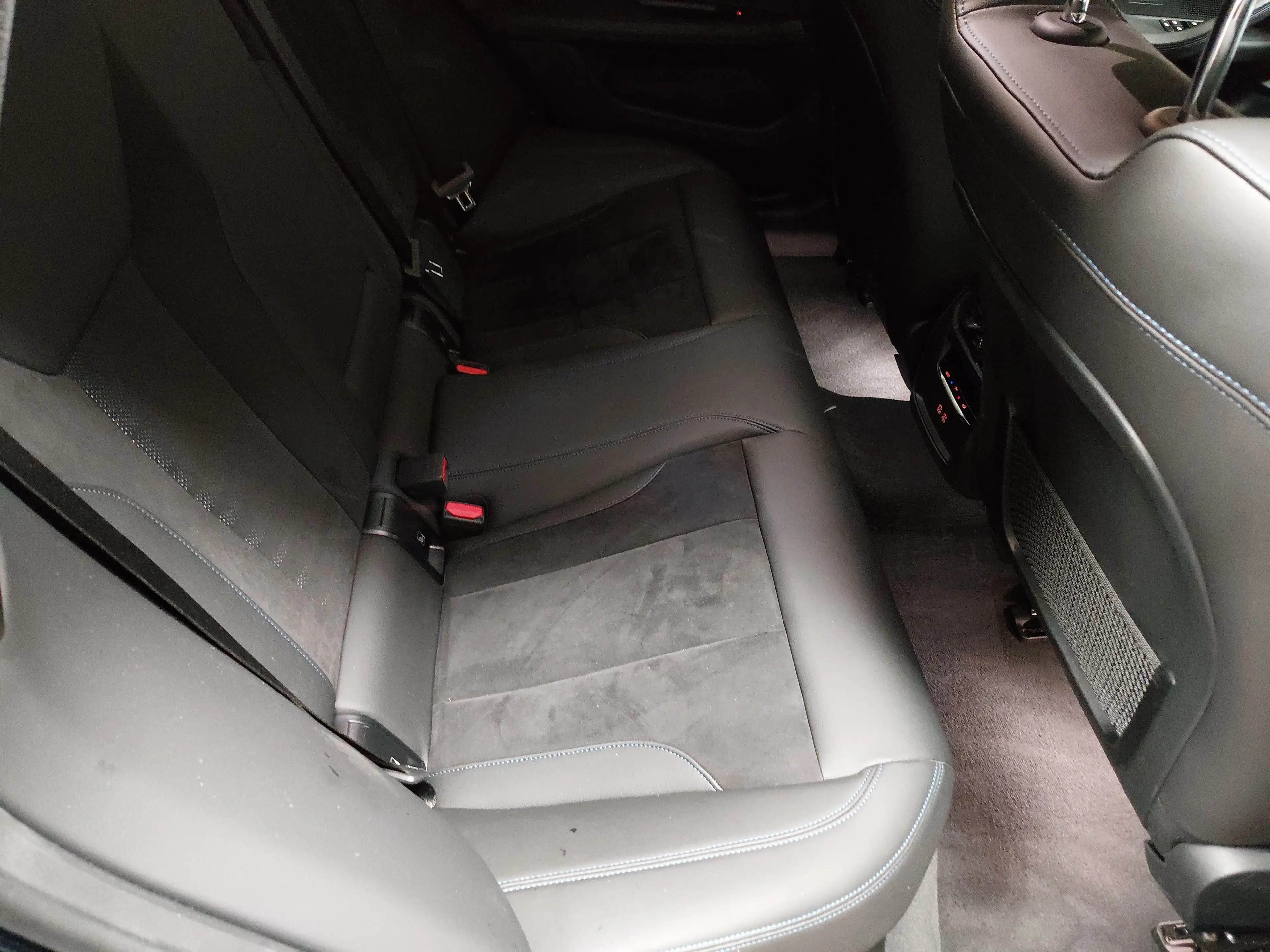BMW i4 Gran Coupé eDrive40 M-Sport NAVI LC PRO LED — photo 12