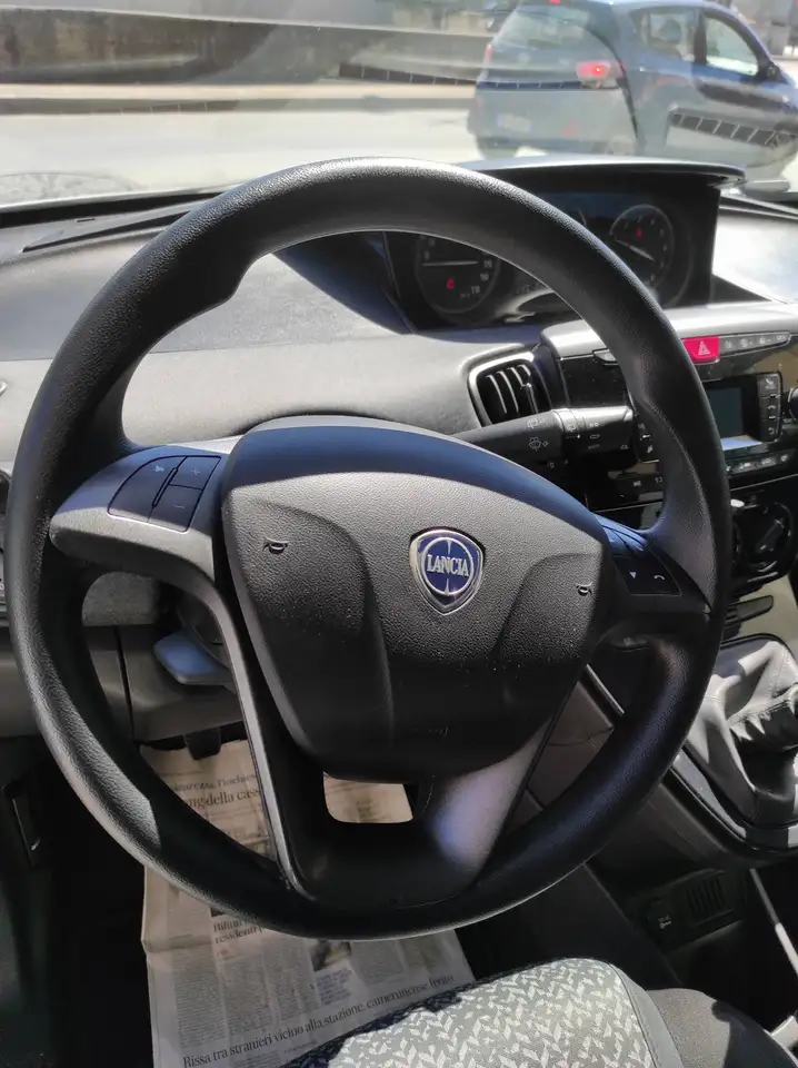 Lancia Ypsilon 2021 — фото 12