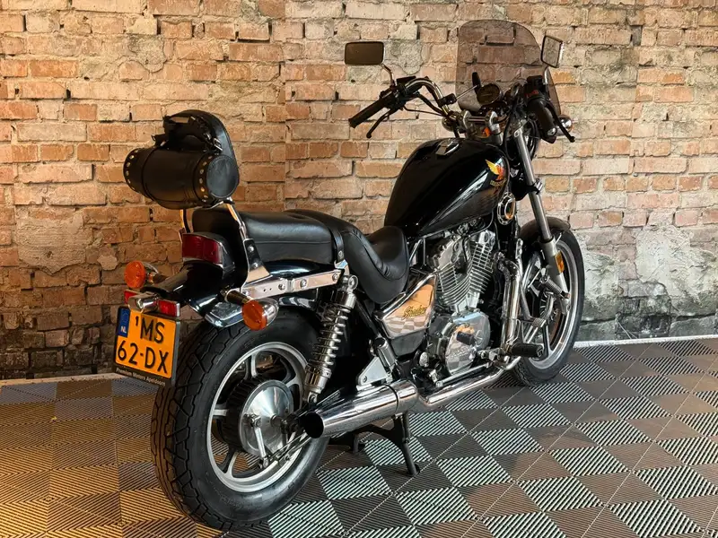 Honda VT 700C Shadow - foto 4