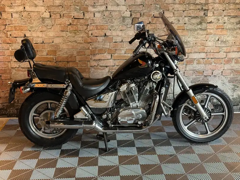 Honda VT 700C Shadow - foto 5