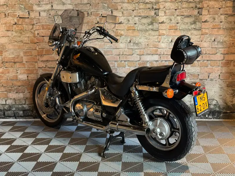 Honda VT 700C Shadow - foto 3