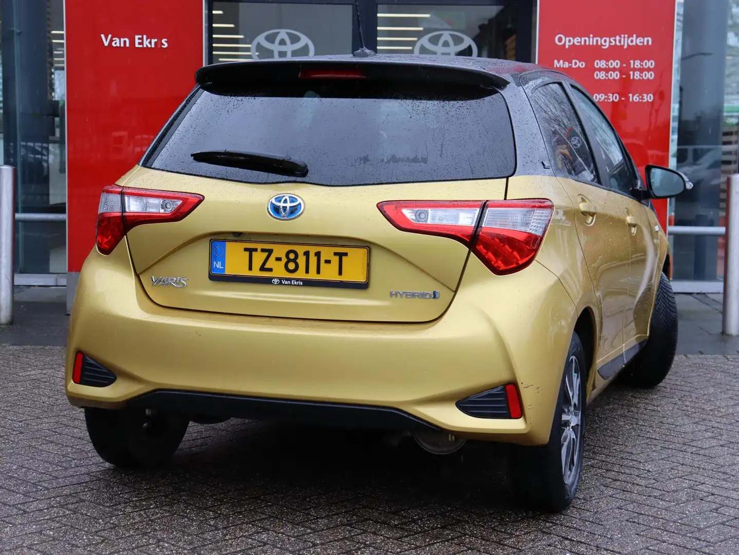 Toyota Yaris 1.5 Hybrid Y20, NAVI, Bitone lak Żółty - 2
