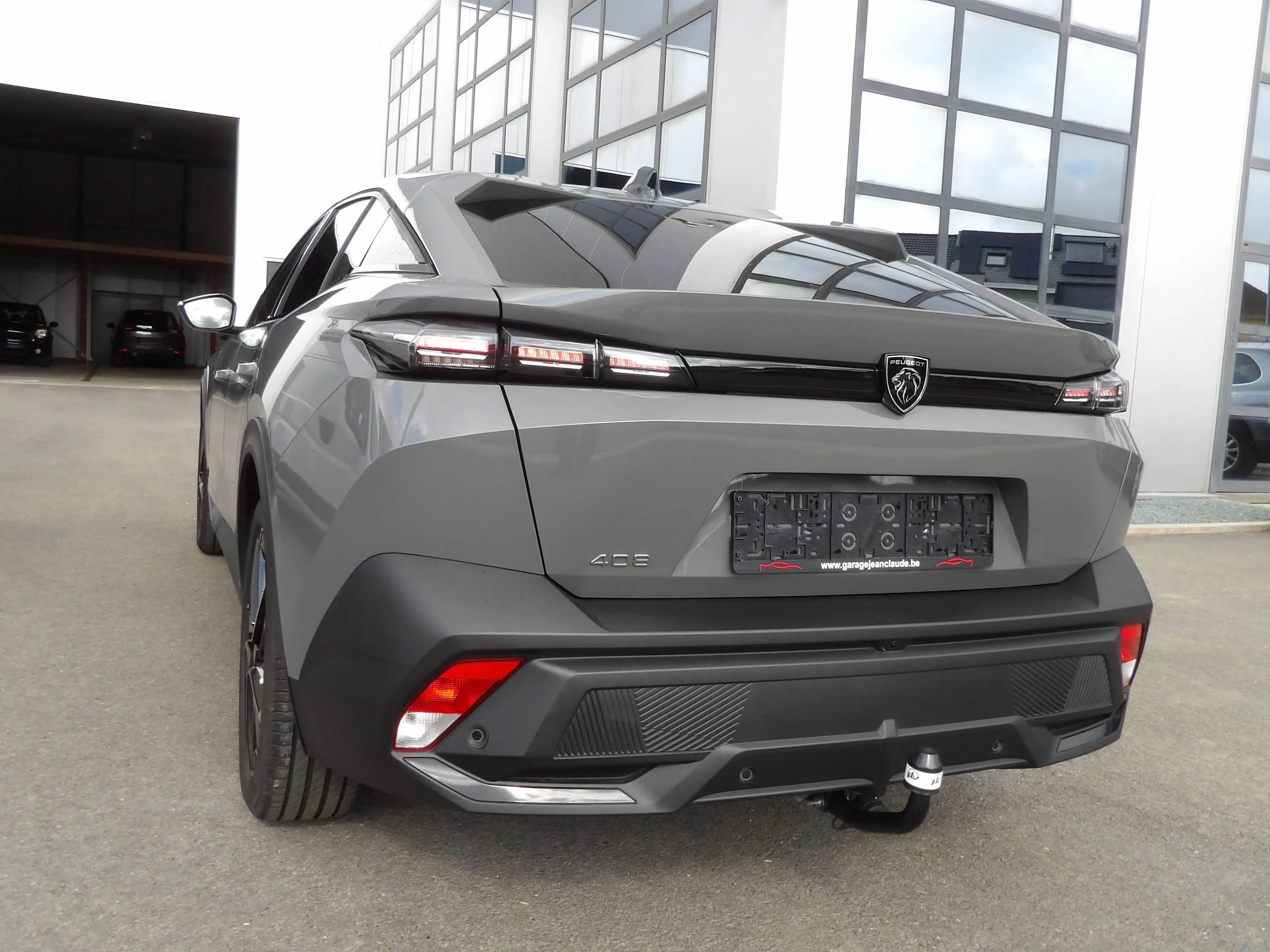 Peugeot 408 408 1.2 Turbo MHEV Allure S — photo 12