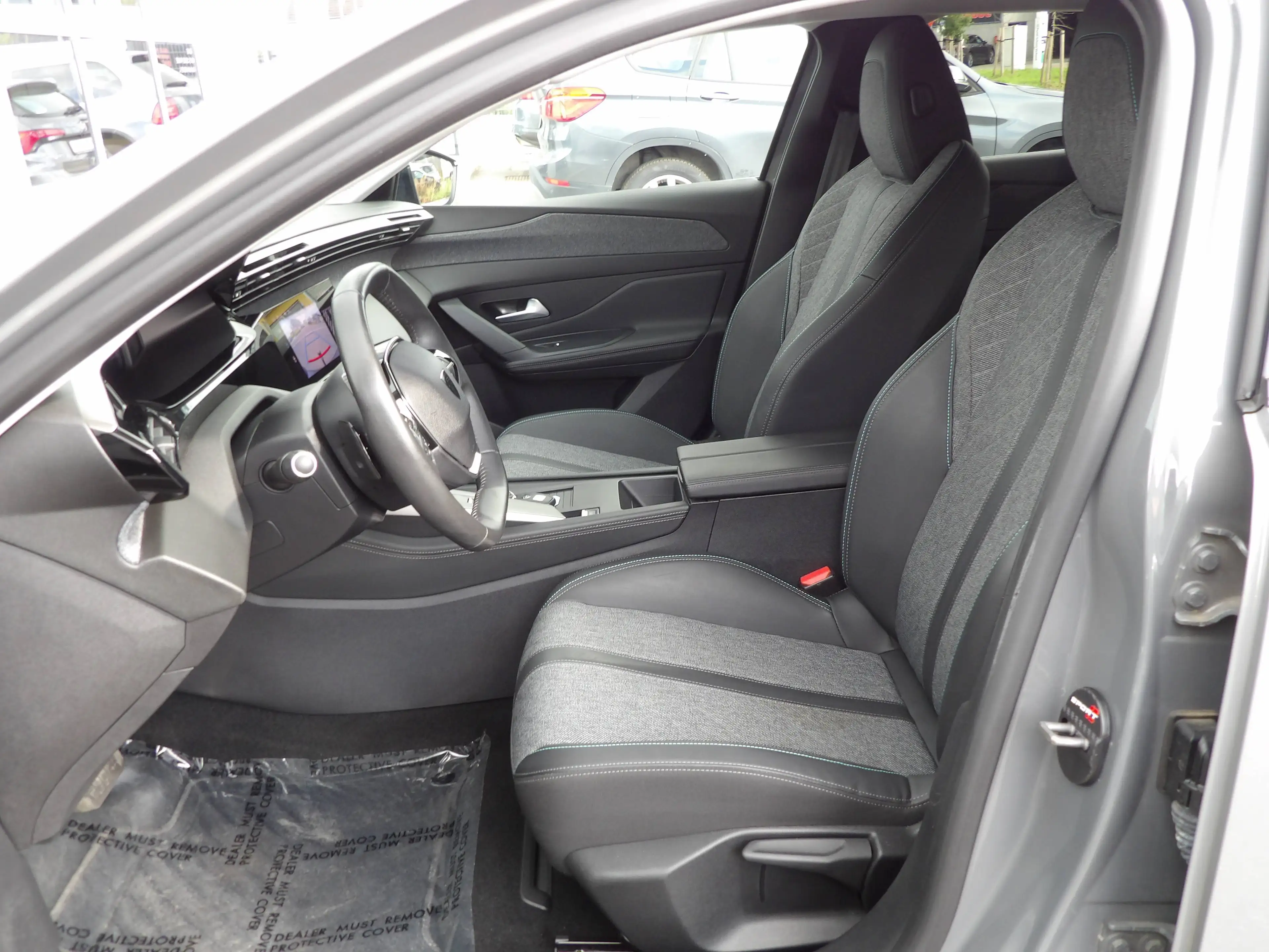 Peugeot 408 408 1.2 Turbo MHEV Allure S — photo 11