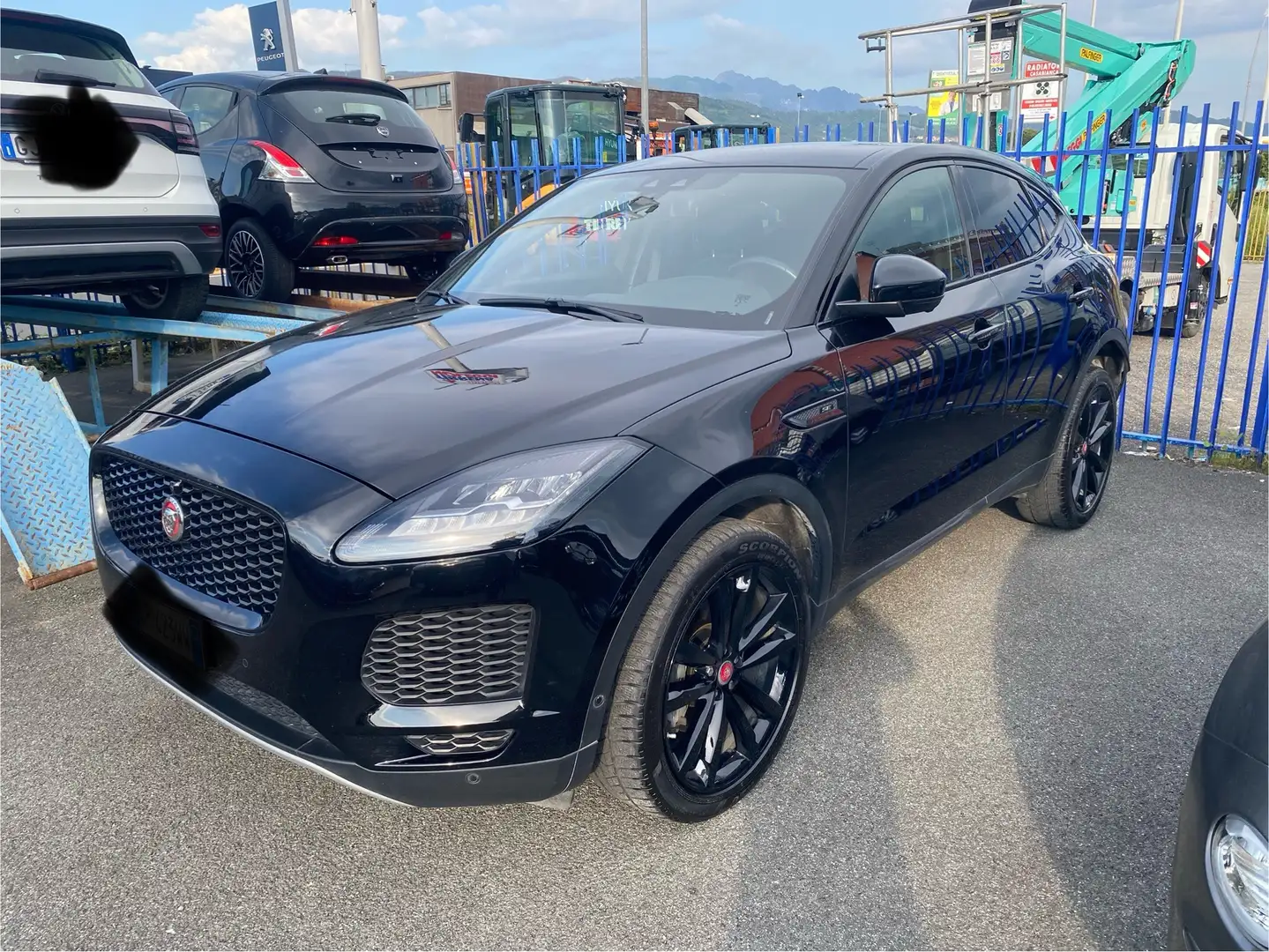 Jaguar E-Pace E-Pace 2.0d i4 R-Dynamic SE awd 150cv auto my19 Negro - 2